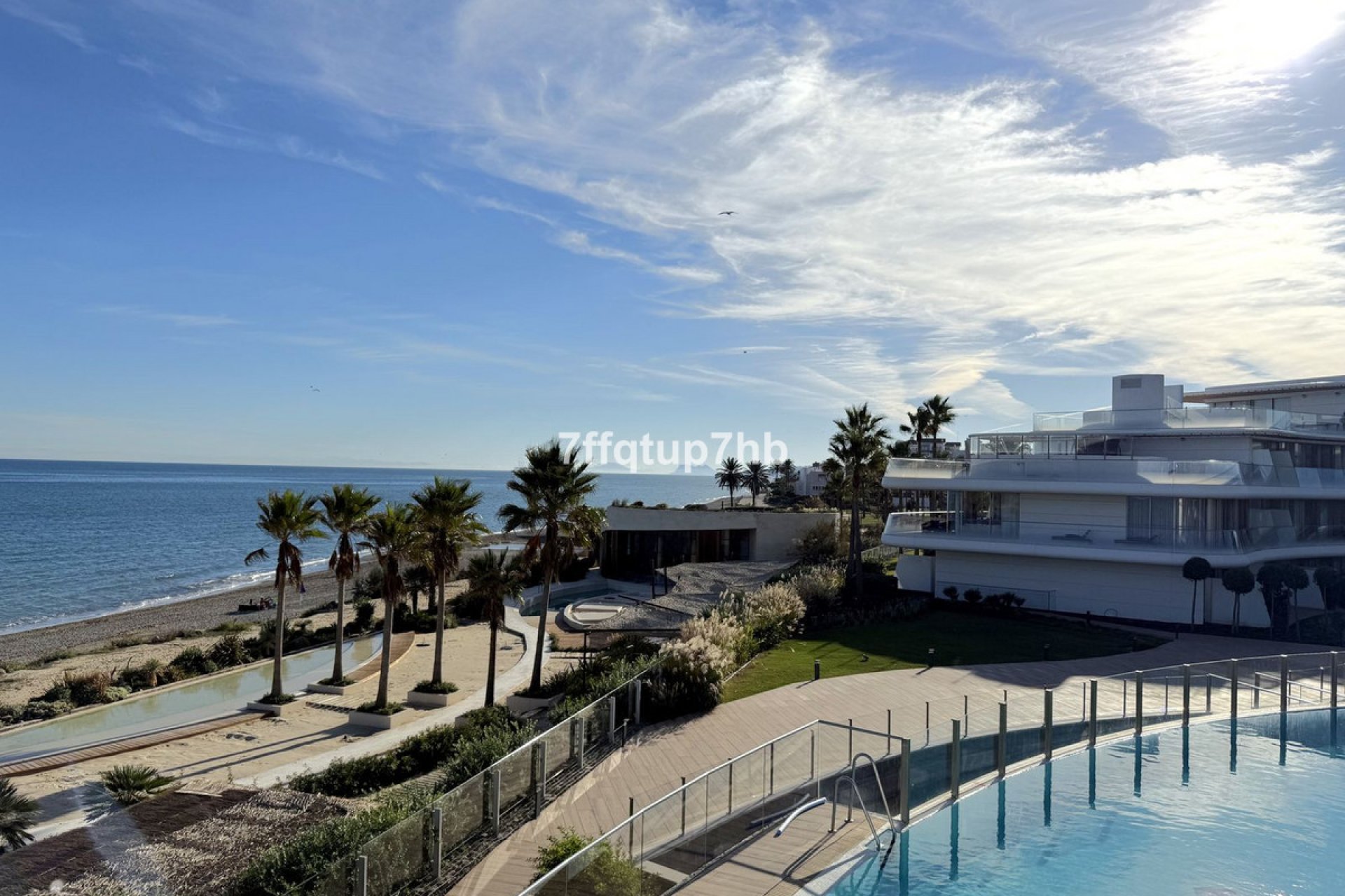 Resale - Apartment - Middle Floor Apartment - Estepona - Estepona Centro