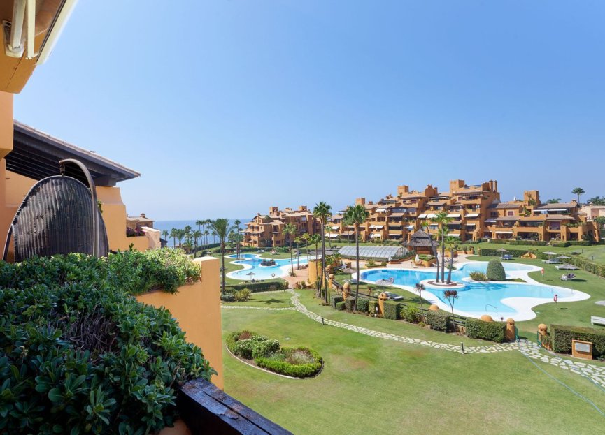 Resale - Apartment - Middle Floor Apartment - Estepona - Estepona Centro