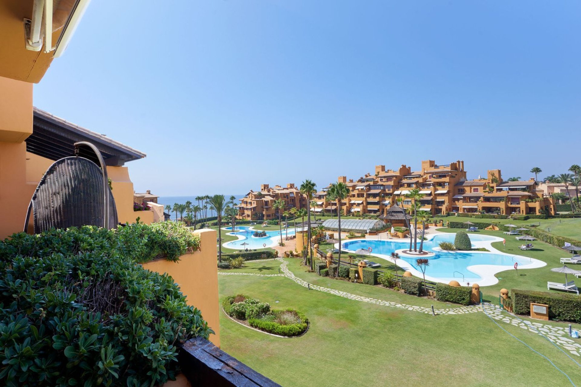 Resale - Apartment - Middle Floor Apartment - Estepona - Estepona Centro