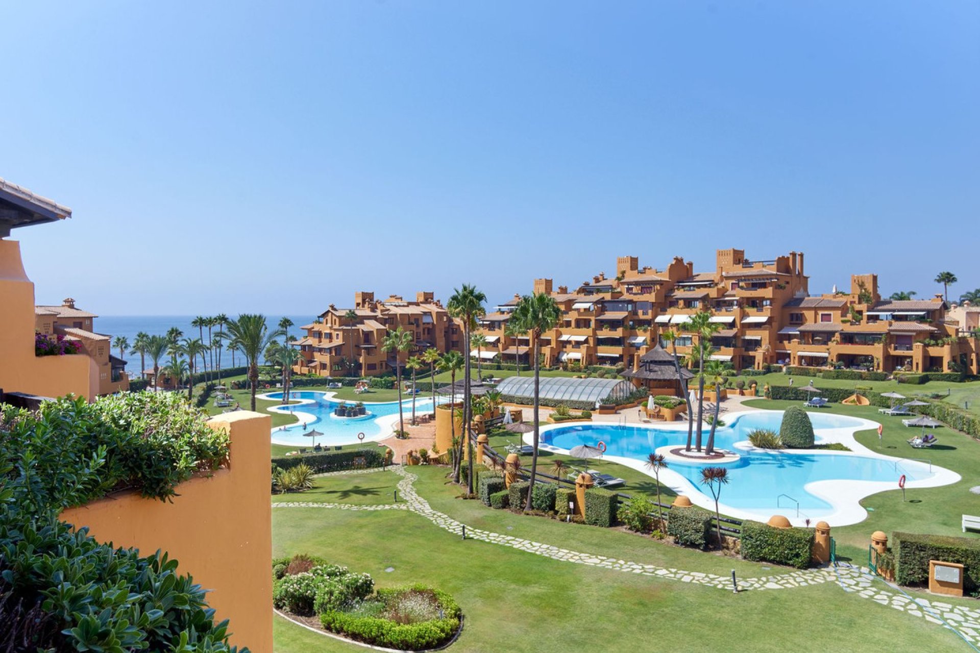 Resale - Apartment - Middle Floor Apartment - Estepona - Estepona Centro