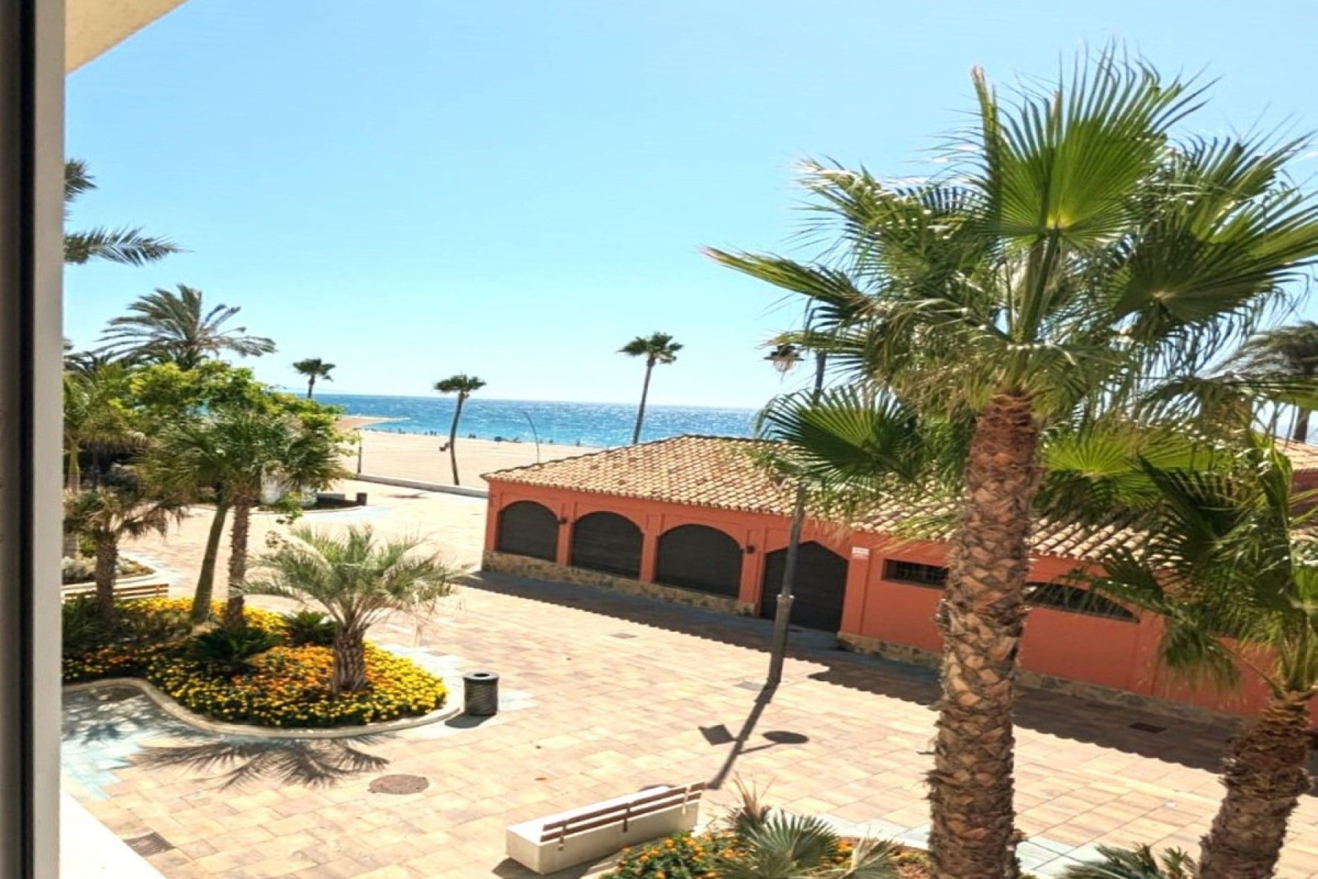 Resale - Apartment - Middle Floor Apartment - Estepona - Estepona Centro