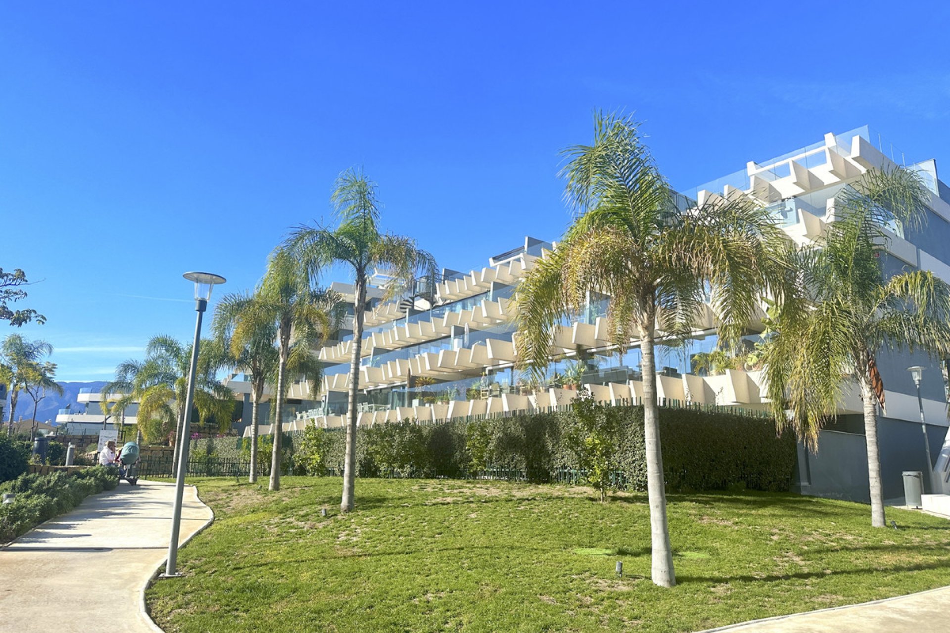 Resale - Apartment - Middle Floor Apartment - Estepona - Estepona Centro