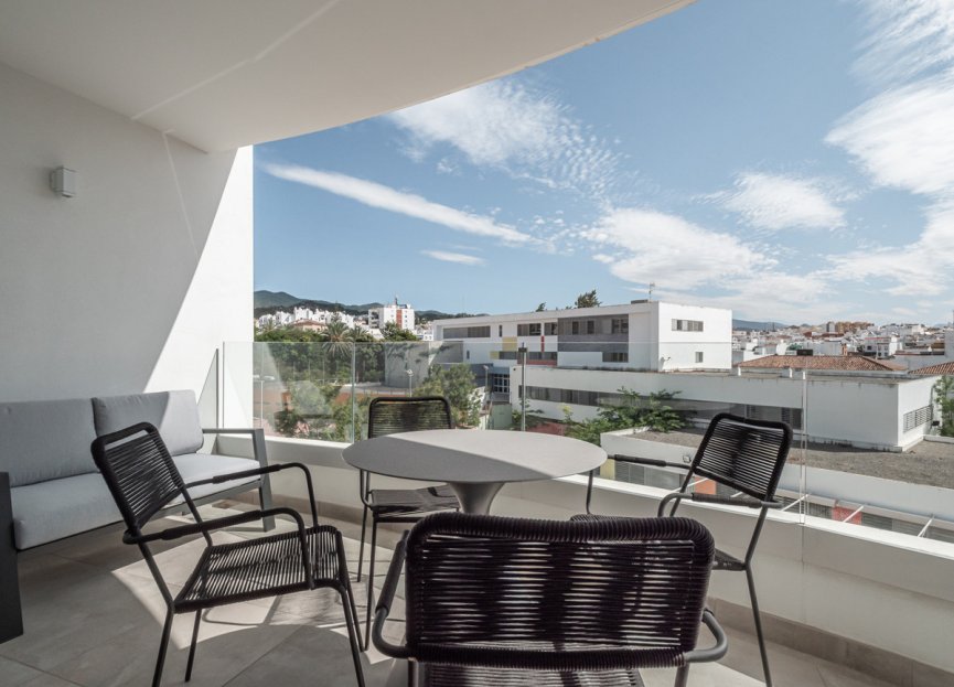 Resale - Apartment - Middle Floor Apartment - Estepona - Estepona Centro