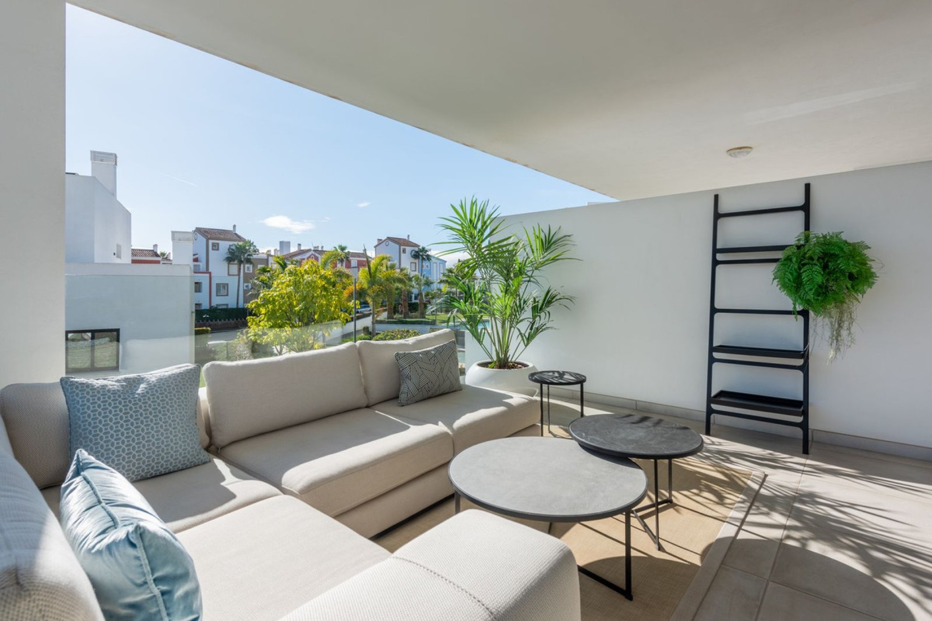 Resale - Apartment - Middle Floor Apartment - Estepona - Estepona Centro