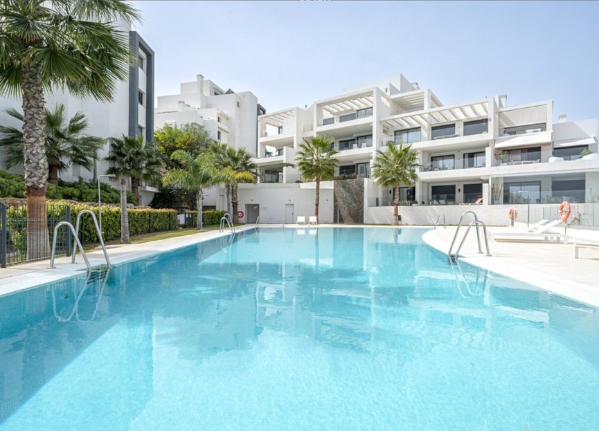 Resale - Apartment - Middle Floor Apartment - Estepona - Estepona Centro