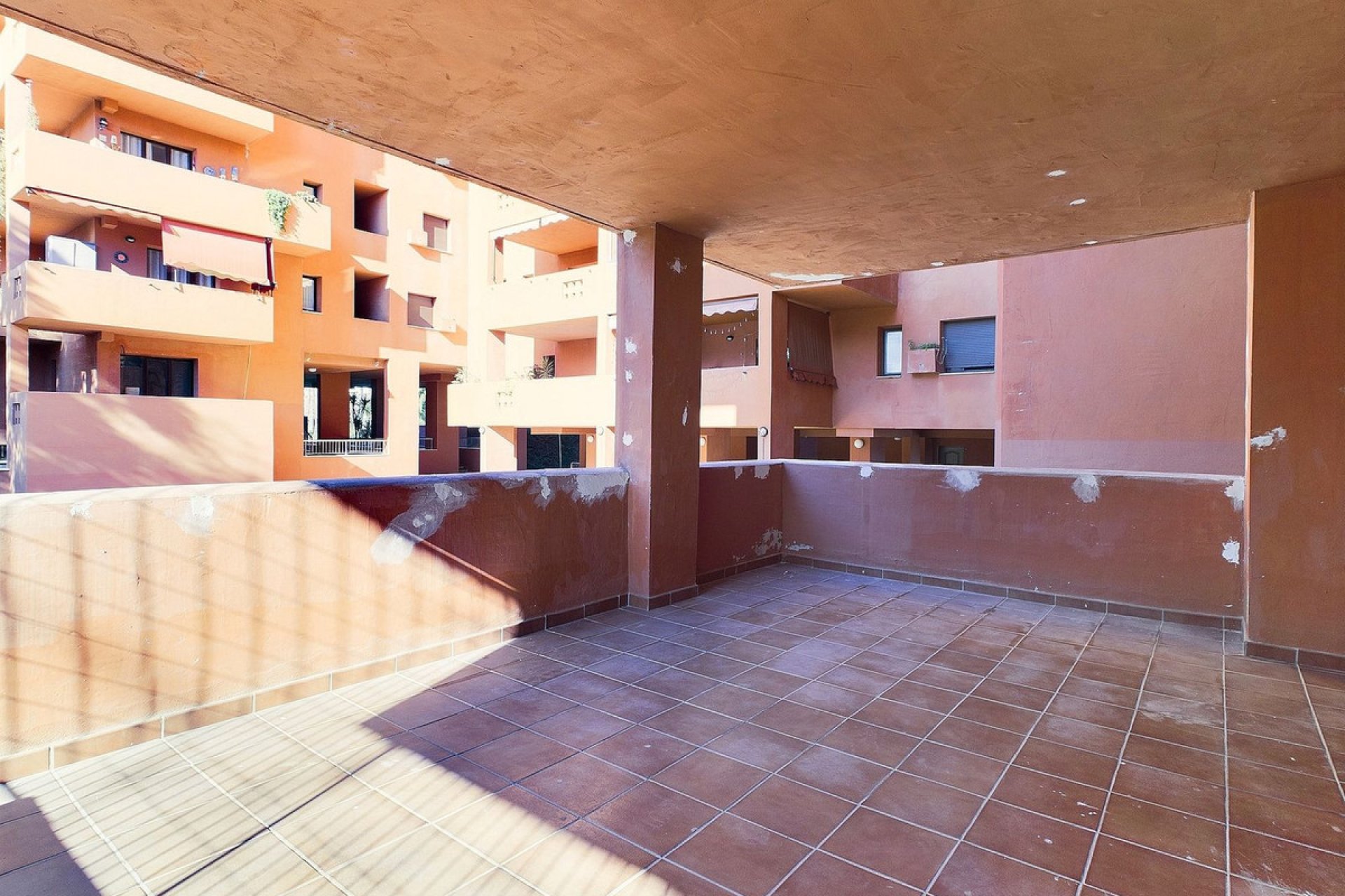 Resale - Apartment - Middle Floor Apartment - Estepona - Estepona Centro