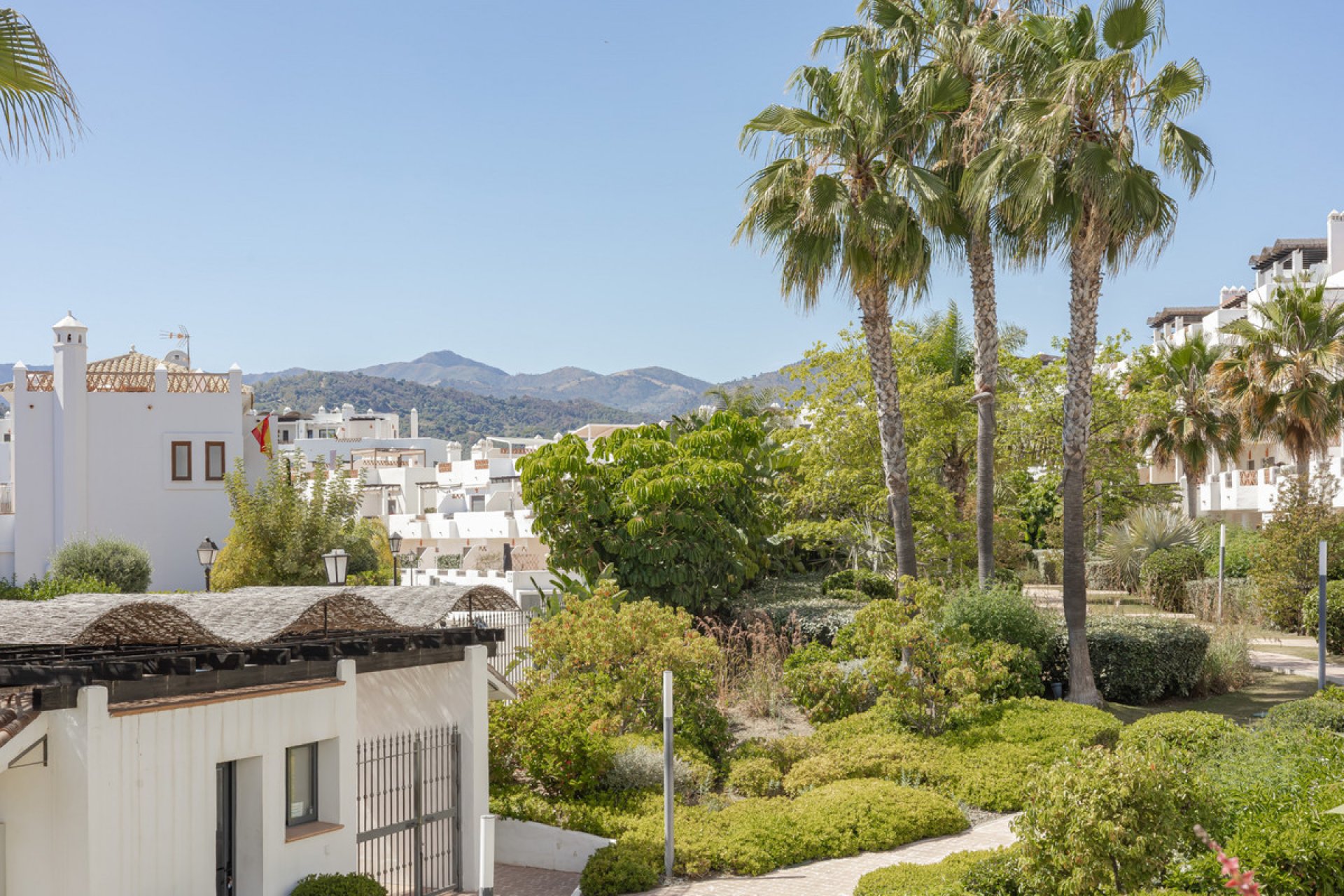 Resale - Apartment - Middle Floor Apartment - Estepona - Estepona Centro