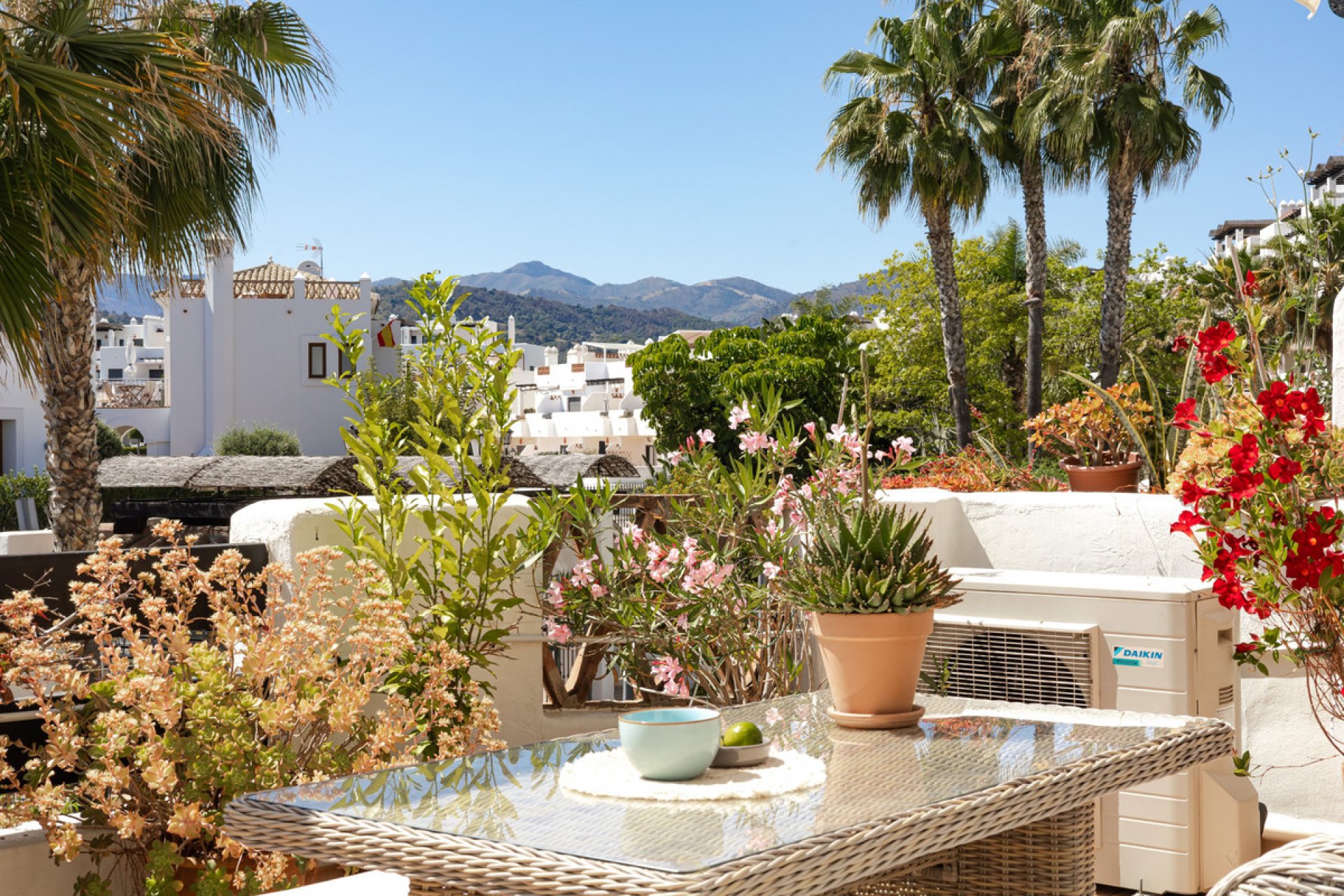 Resale - Apartment - Middle Floor Apartment - Estepona - Estepona Centro