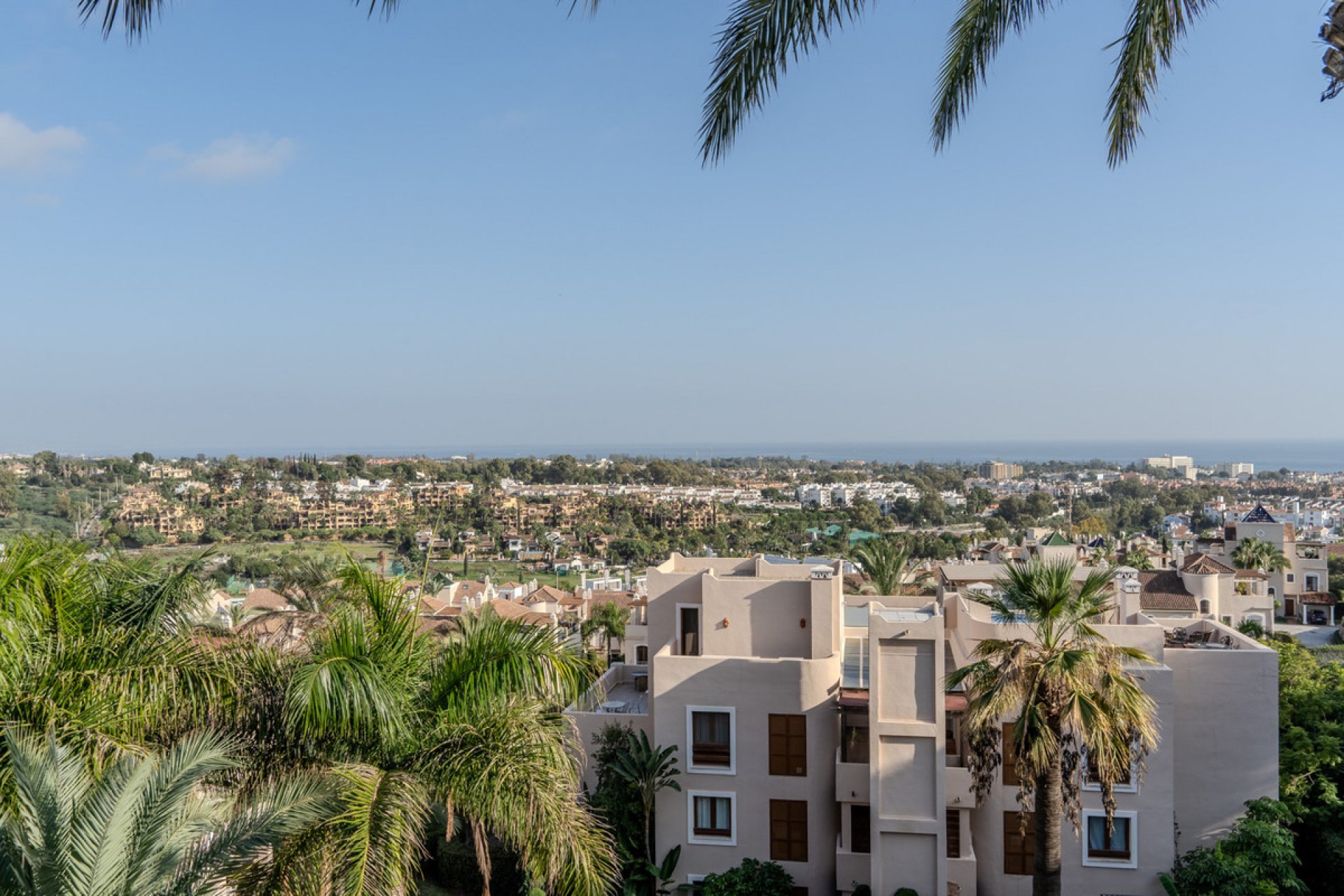 Resale - Apartment - Middle Floor Apartment - Estepona - Estepona Centro