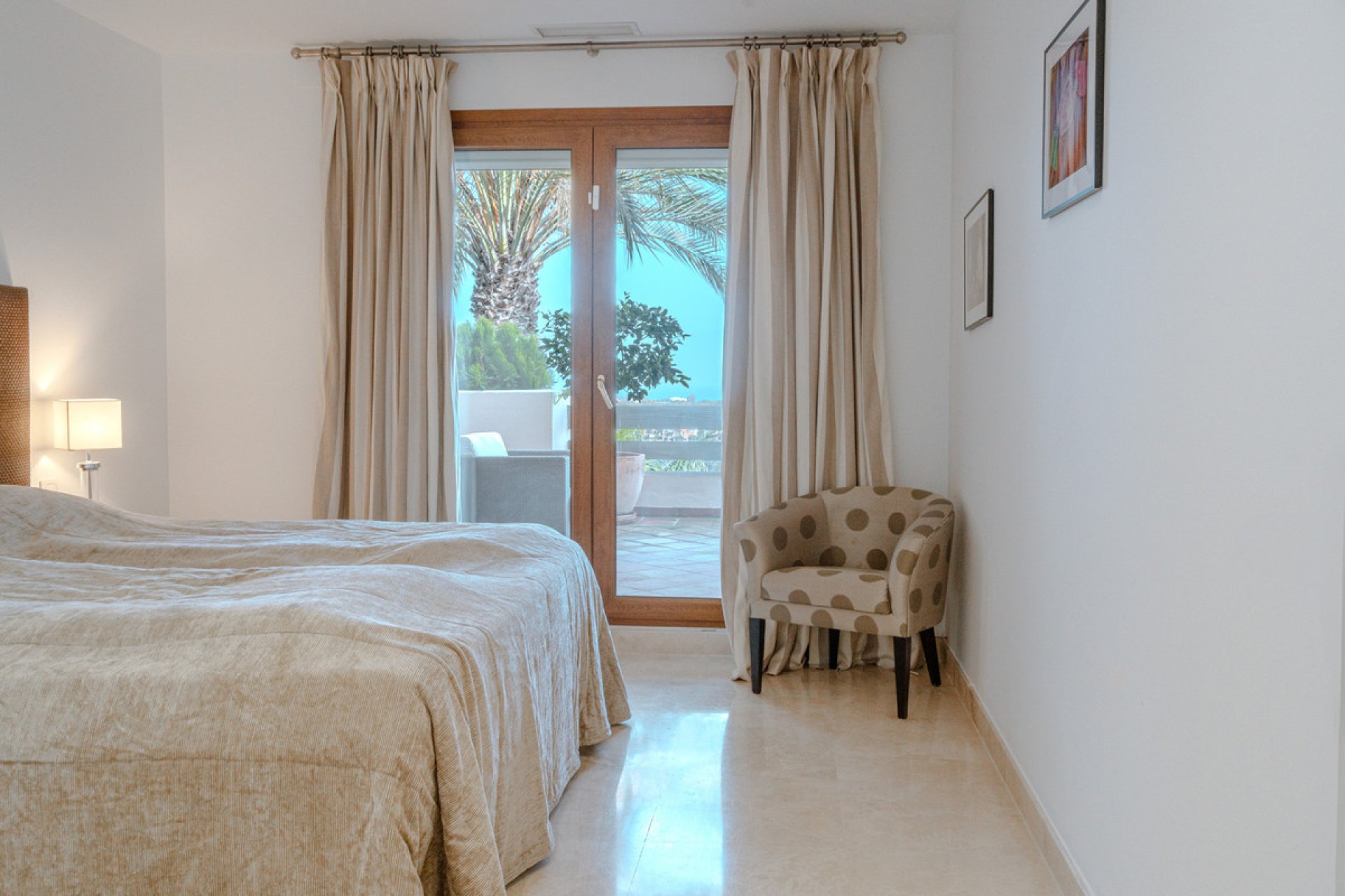 Resale - Apartment - Middle Floor Apartment - Estepona - Estepona Centro