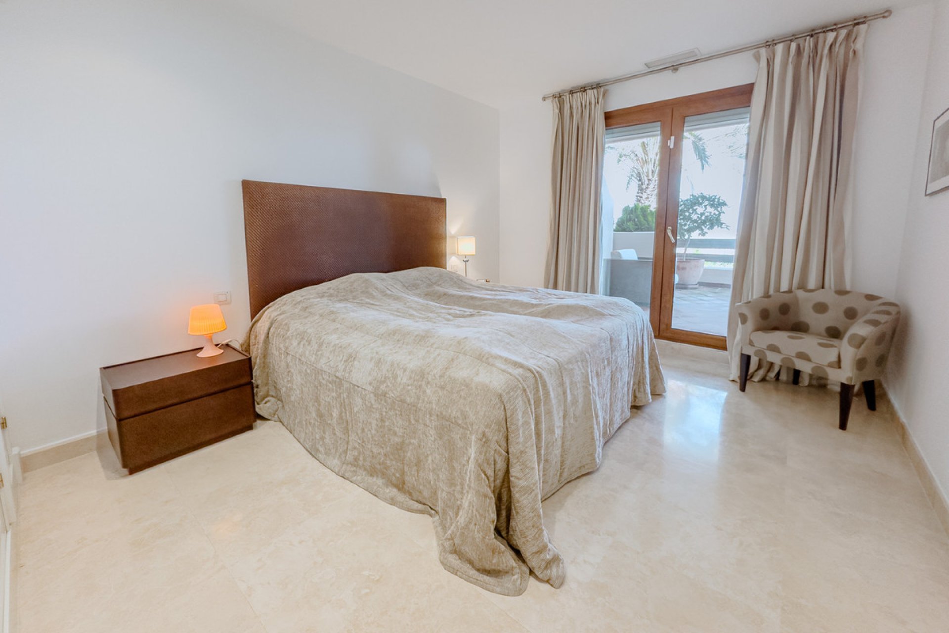 Resale - Apartment - Middle Floor Apartment - Estepona - Estepona Centro