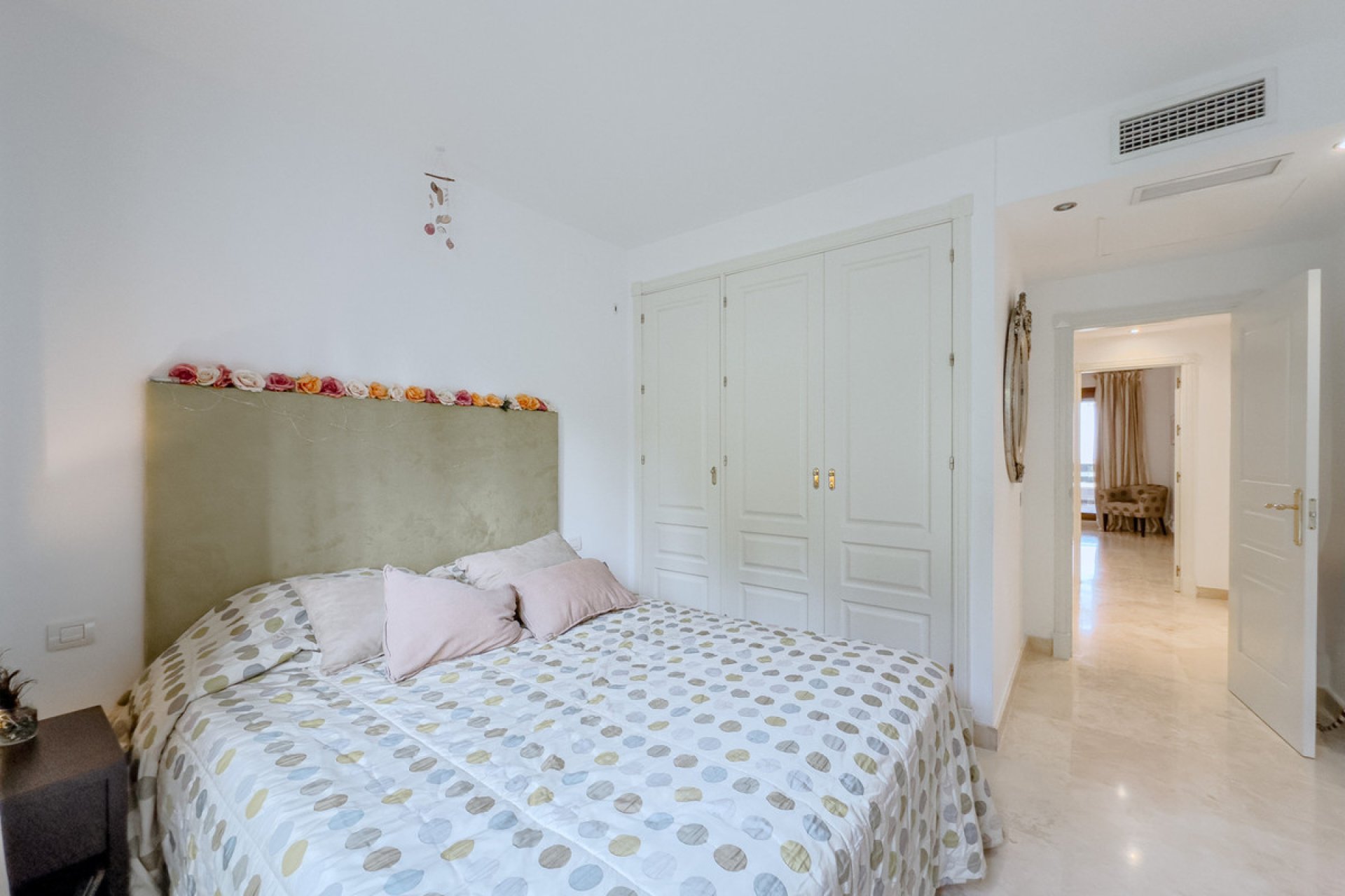 Resale - Apartment - Middle Floor Apartment - Estepona - Estepona Centro