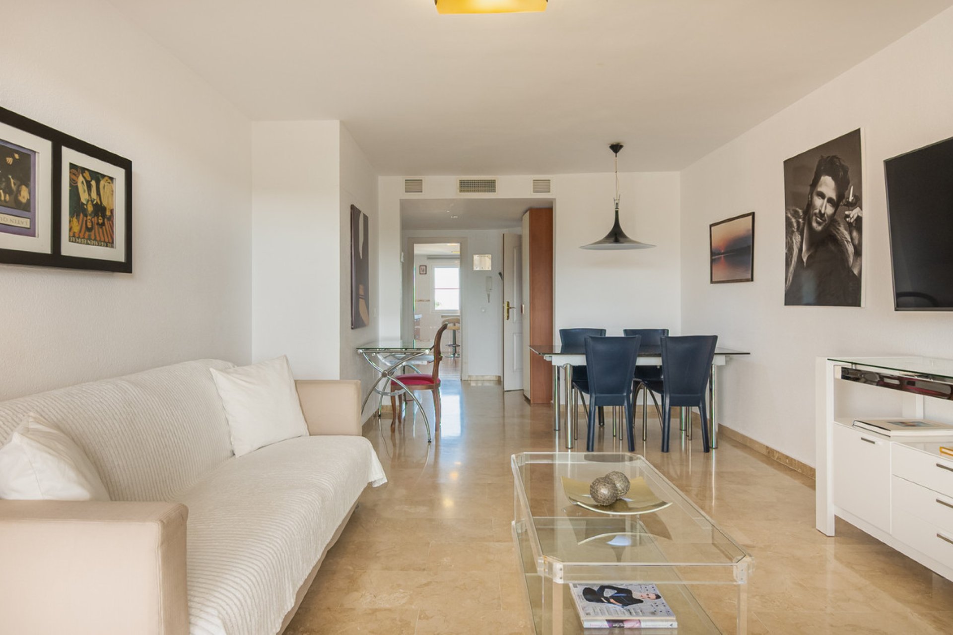 Resale - Apartment - Middle Floor Apartment - Estepona - Estepona Centro