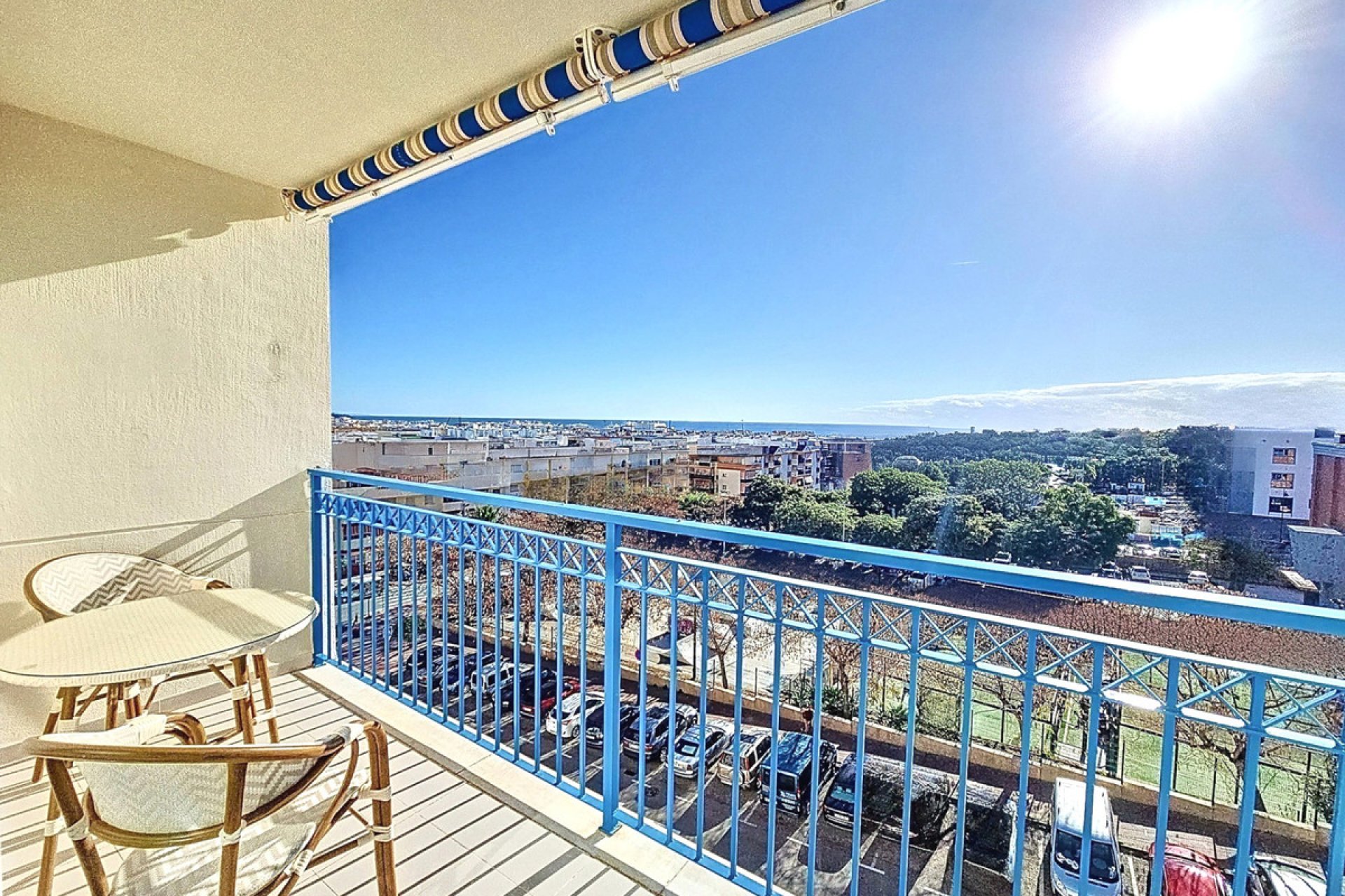 Resale - Apartment - Middle Floor Apartment - Estepona - Estepona Centro