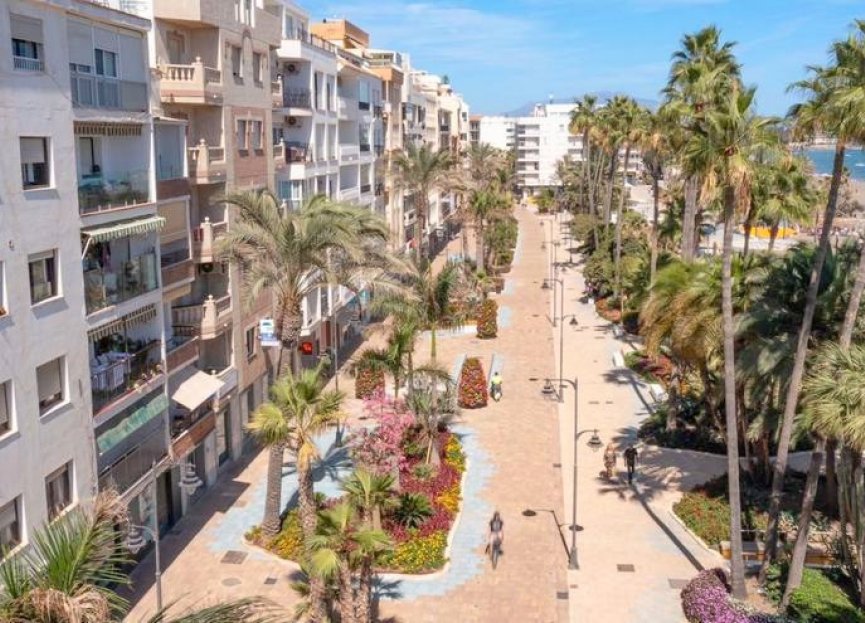 Resale - Apartment - Middle Floor Apartment - Estepona - Estepona Centro