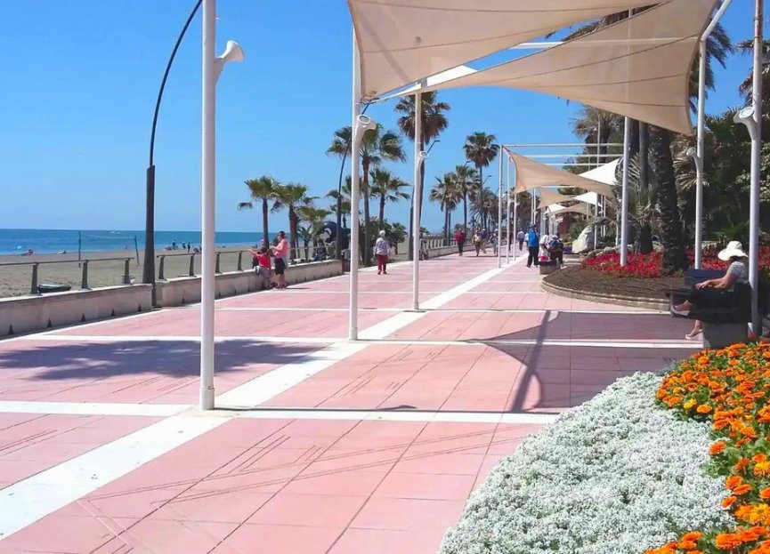 Resale - Apartment - Middle Floor Apartment - Estepona - Estepona Centro