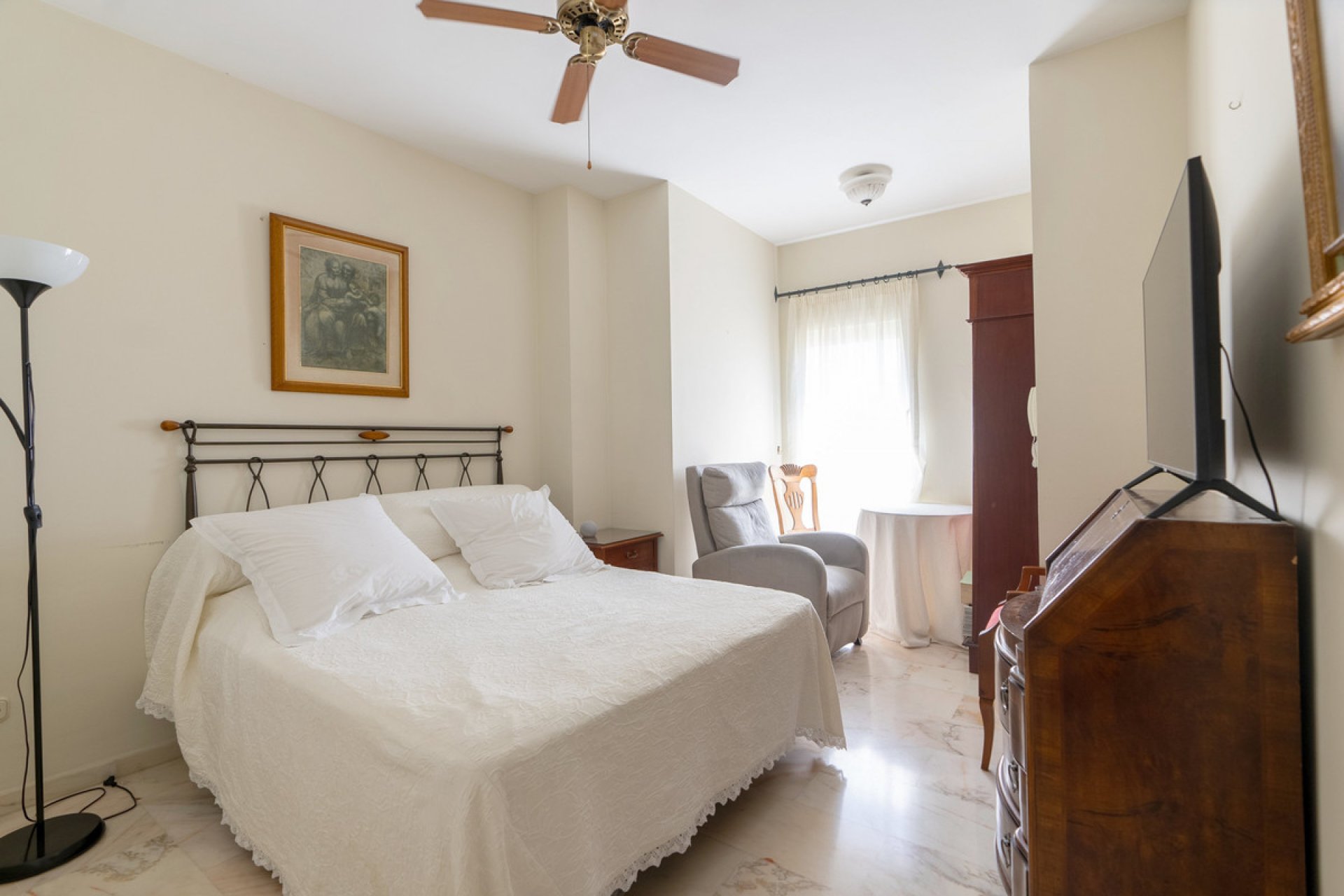 Resale - Apartment - Middle Floor Apartment - Estepona - Estepona Centro