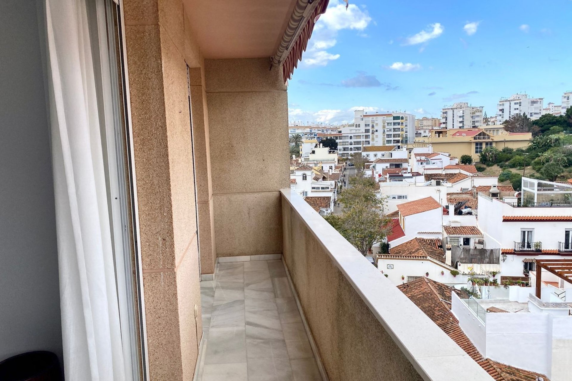 Resale - Apartment - Middle Floor Apartment - Estepona - Estepona Centro