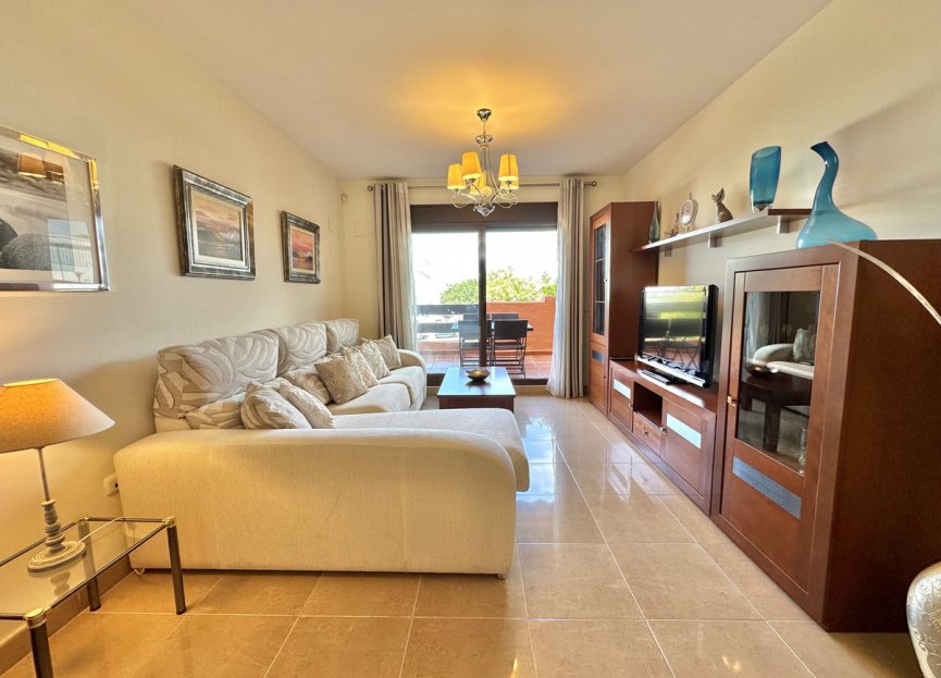 Resale - Apartment - Middle Floor Apartment - Estepona - Estepona Centro