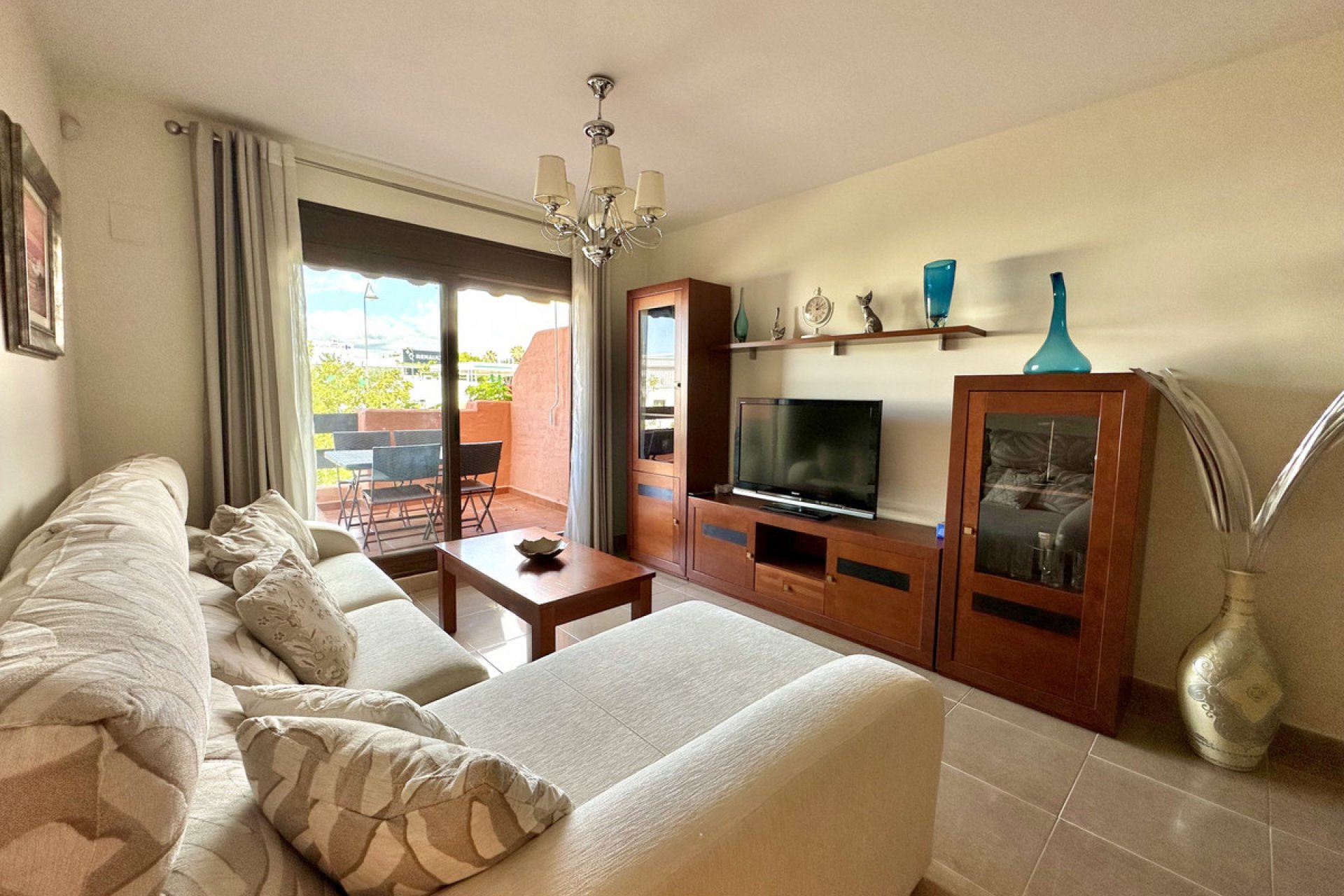 Resale - Apartment - Middle Floor Apartment - Estepona - Estepona Centro