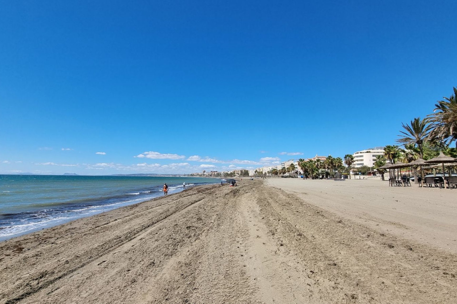 Resale - Apartment - Middle Floor Apartment - Estepona - Estepona Centro