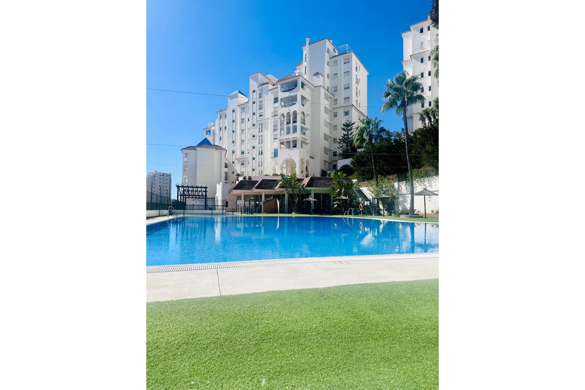 Resale - Apartment - Middle Floor Apartment - Estepona - Estepona Centro