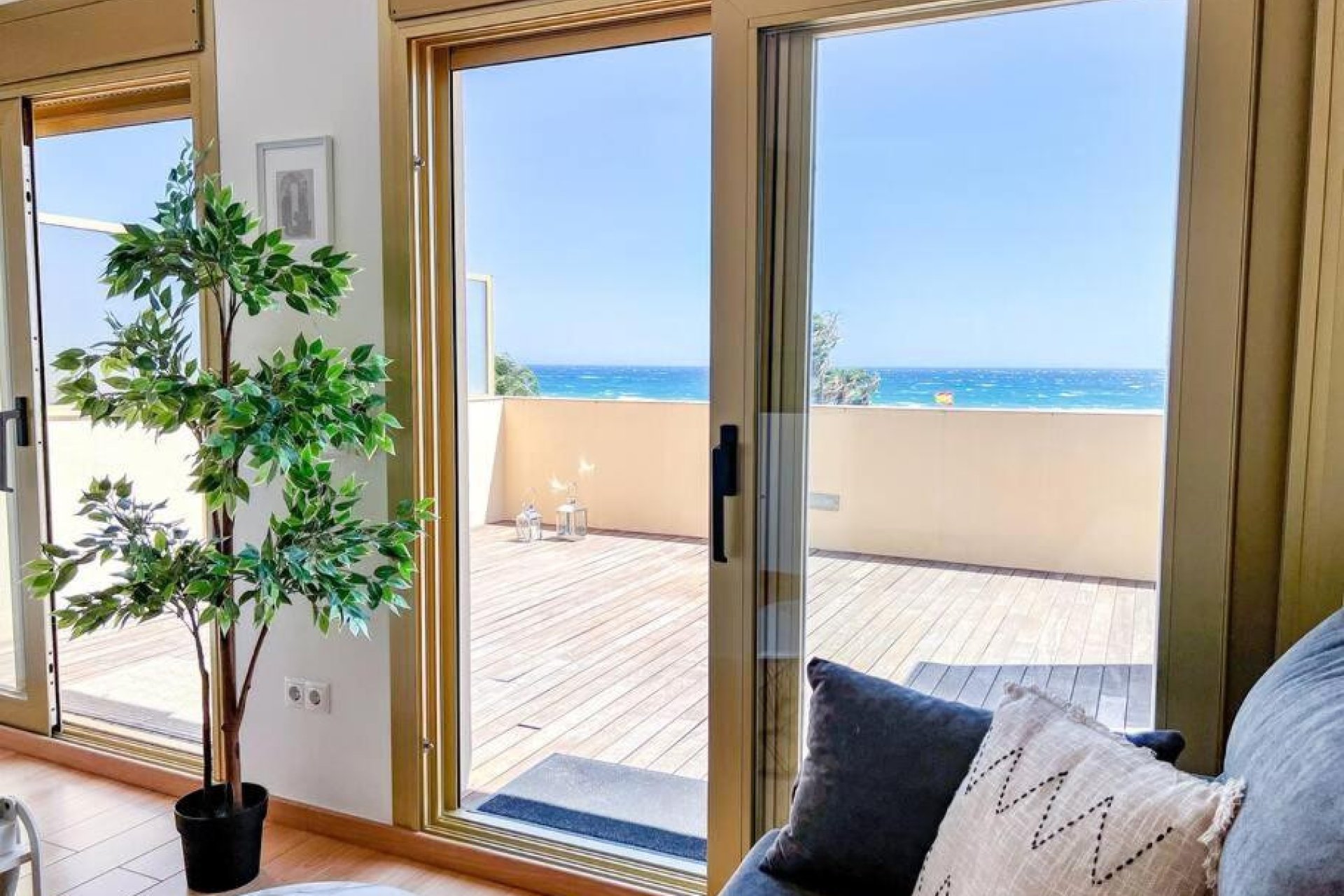 Resale - Apartment - Middle Floor Apartment - Estepona - Estepona Centro