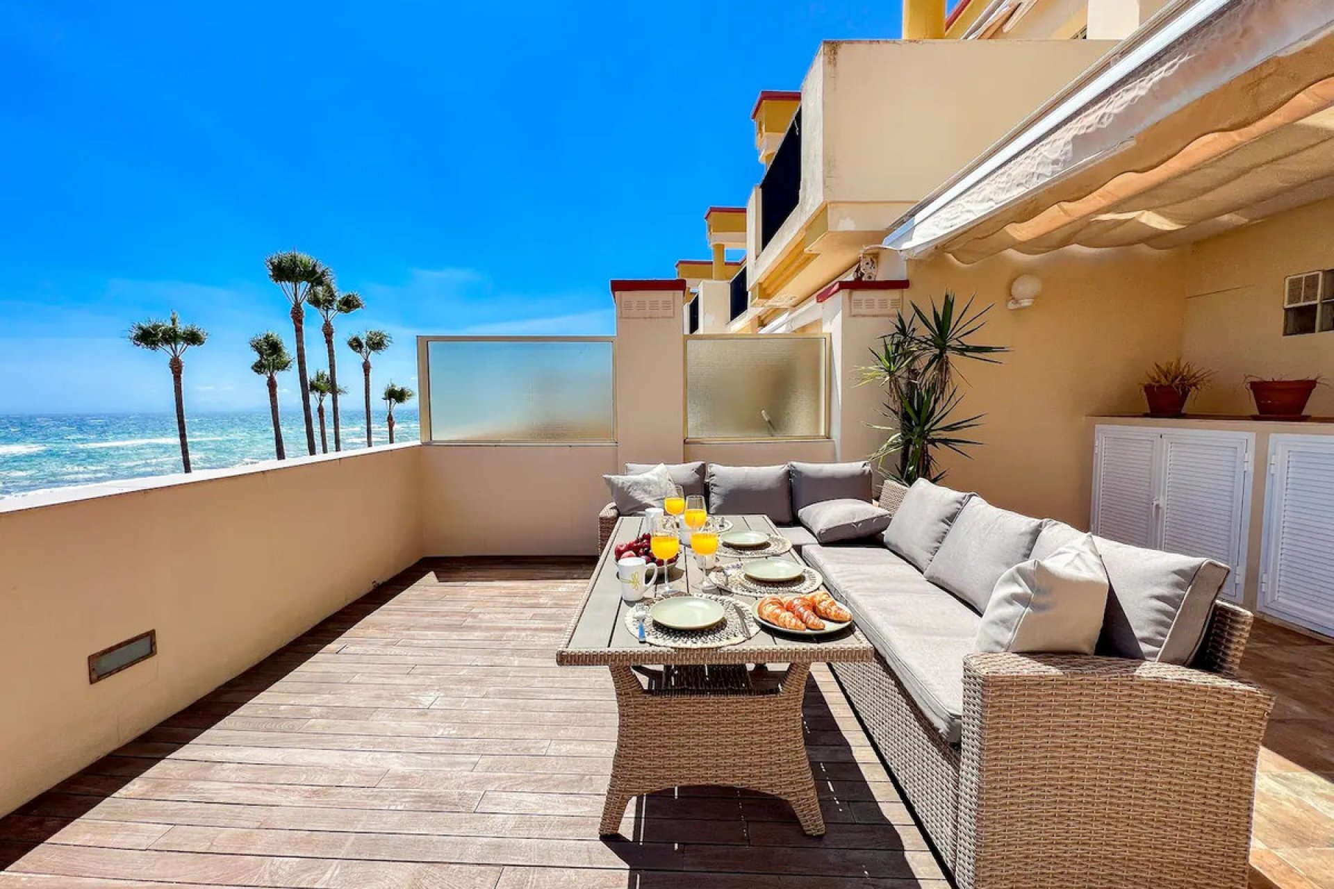 Resale - Apartment - Middle Floor Apartment - Estepona - Estepona Centro