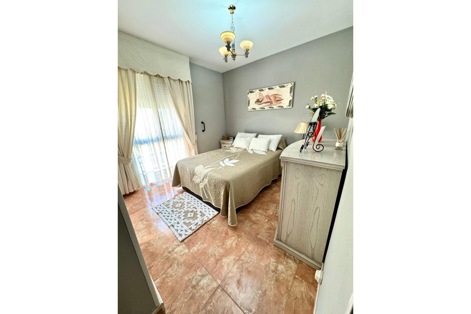 Resale - Apartment - Middle Floor Apartment - Estepona - Estepona Centro