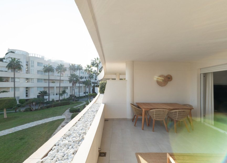 Resale - Apartment - Middle Floor Apartment - Estepona - Estepona Centro