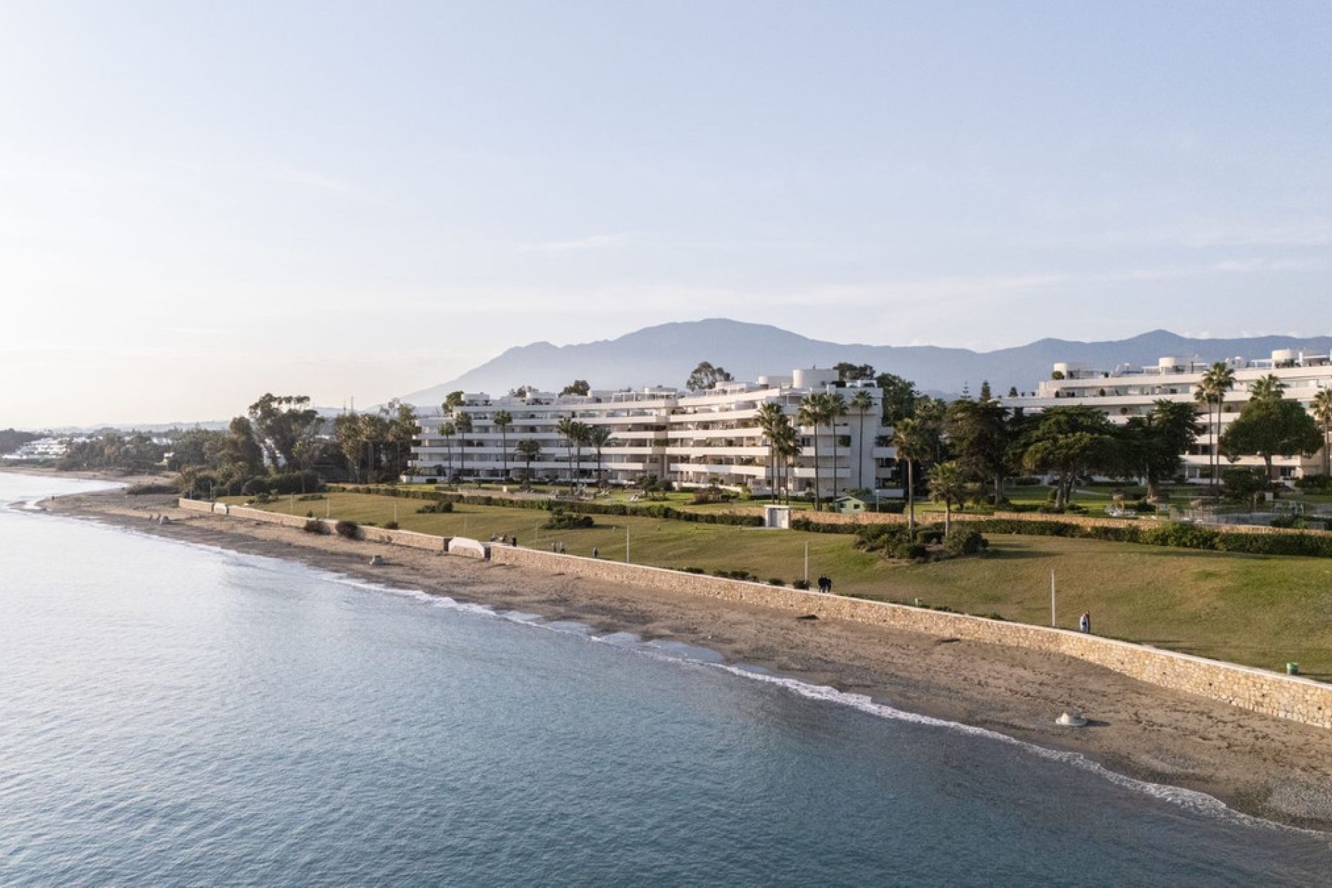 Resale - Apartment - Middle Floor Apartment - Estepona - Estepona Centro