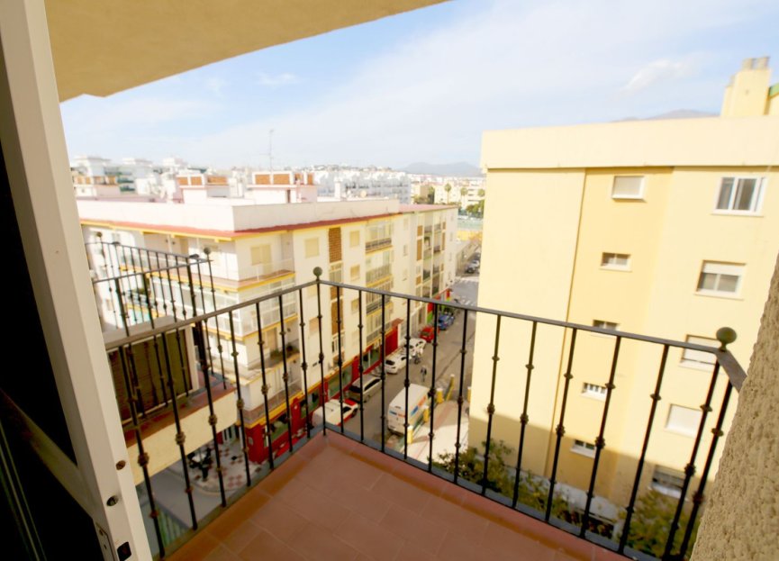 Resale - Apartment - Middle Floor Apartment - Estepona - Estepona Centro