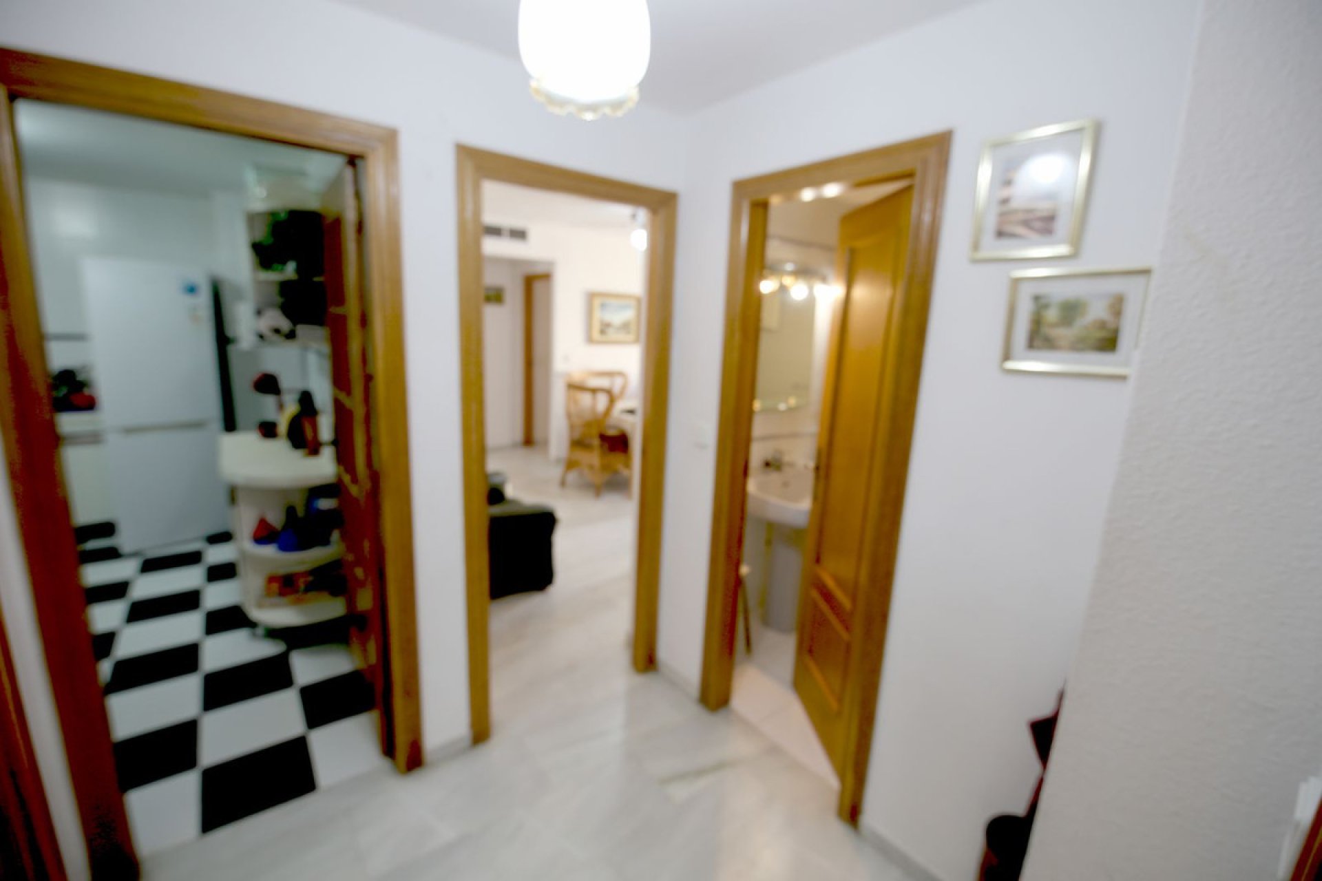 Resale - Apartment - Middle Floor Apartment - Estepona - Estepona Centro