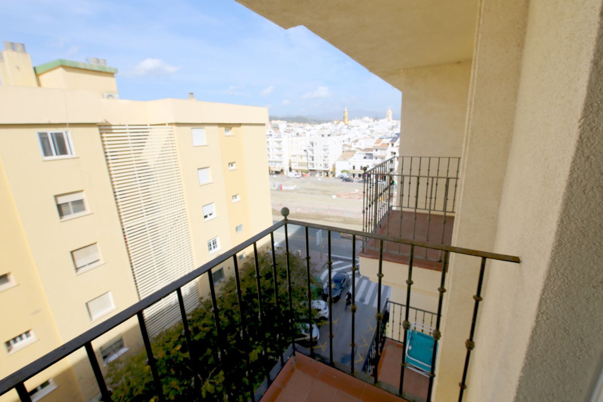 Resale - Apartment - Middle Floor Apartment - Estepona - Estepona Centro