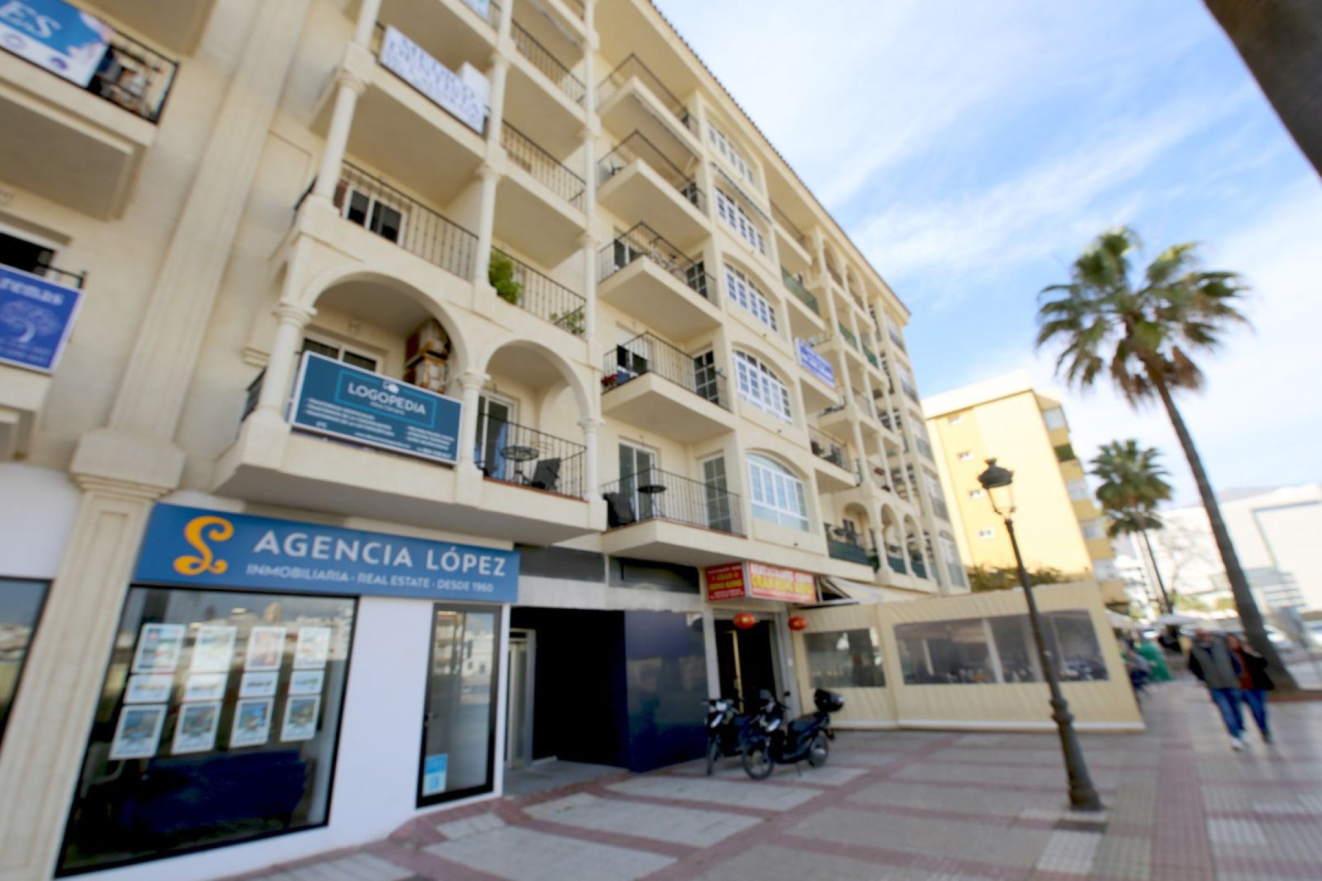 Resale - Apartment - Middle Floor Apartment - Estepona - Estepona Centro