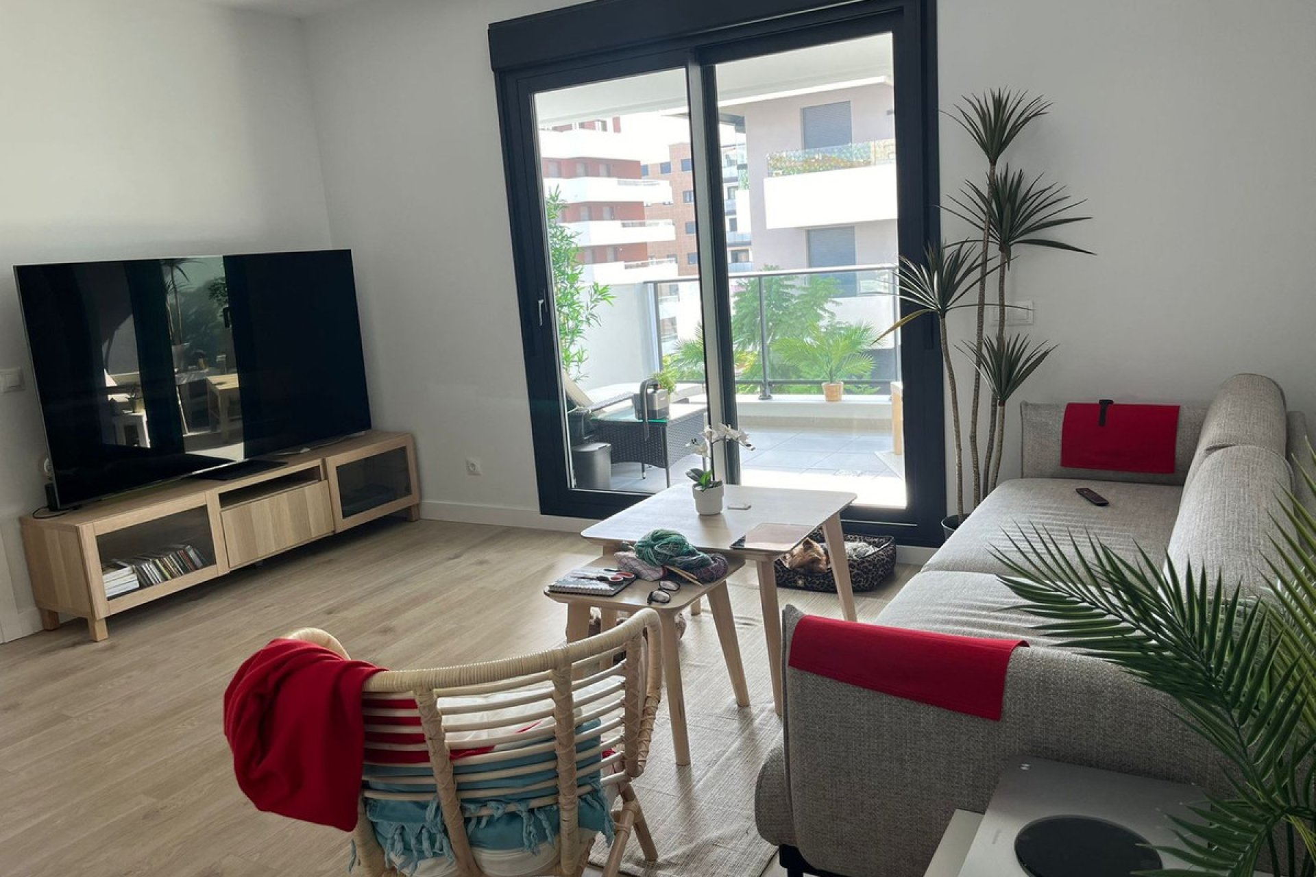 Resale - Apartment - Middle Floor Apartment - Estepona - Estepona Centro