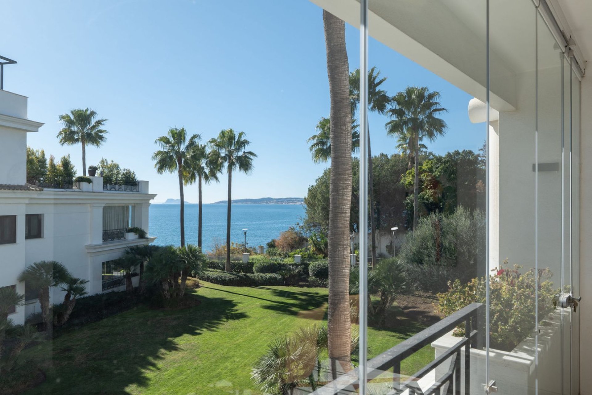 Resale - Apartment - Middle Floor Apartment - Estepona - Estepona Centro