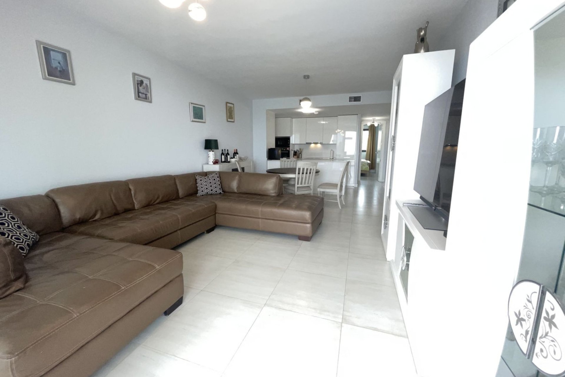 Resale - Apartment - Middle Floor Apartment - Estepona - Estepona Centro