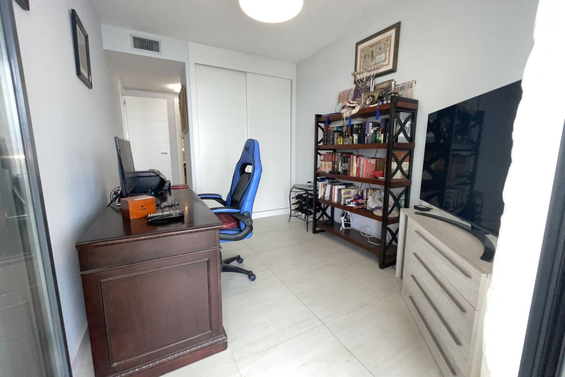 Resale - Apartment - Middle Floor Apartment - Estepona - Estepona Centro