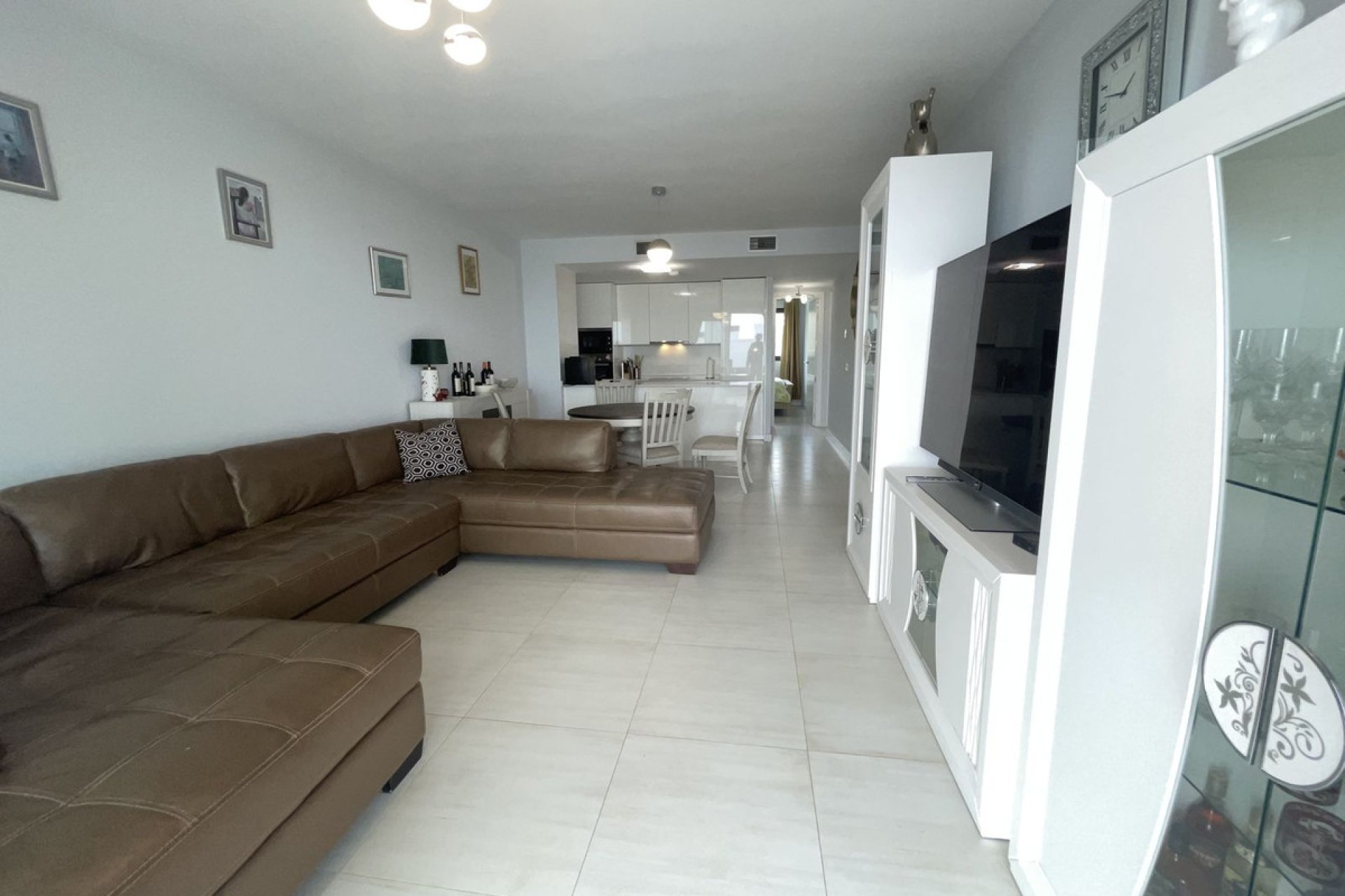 Resale - Apartment - Middle Floor Apartment - Estepona - Estepona Centro