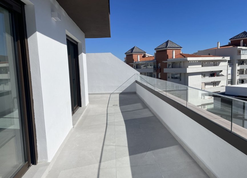 Resale - Apartment - Middle Floor Apartment - Estepona - Estepona Centro