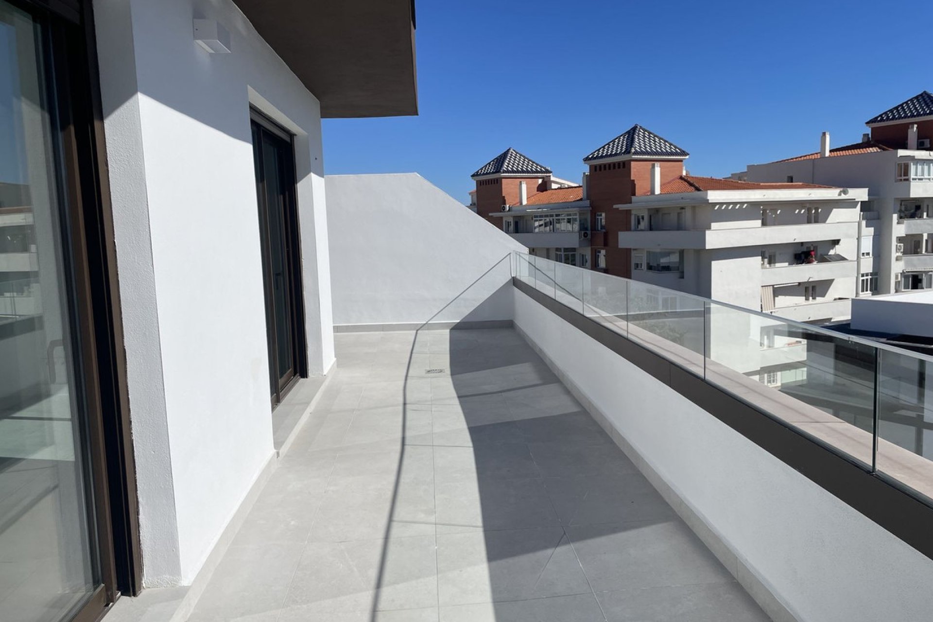 Resale - Apartment - Middle Floor Apartment - Estepona - Estepona Centro