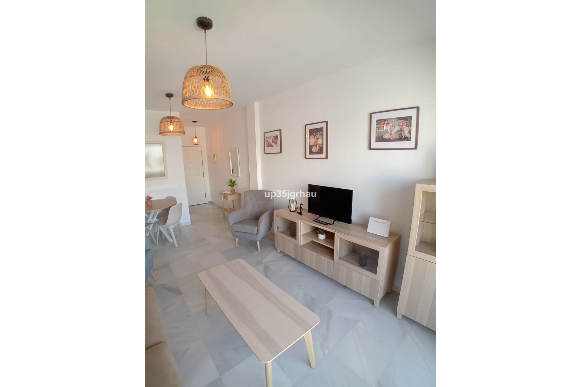 Resale - Apartment - Middle Floor Apartment - Estepona - Estepona Centro