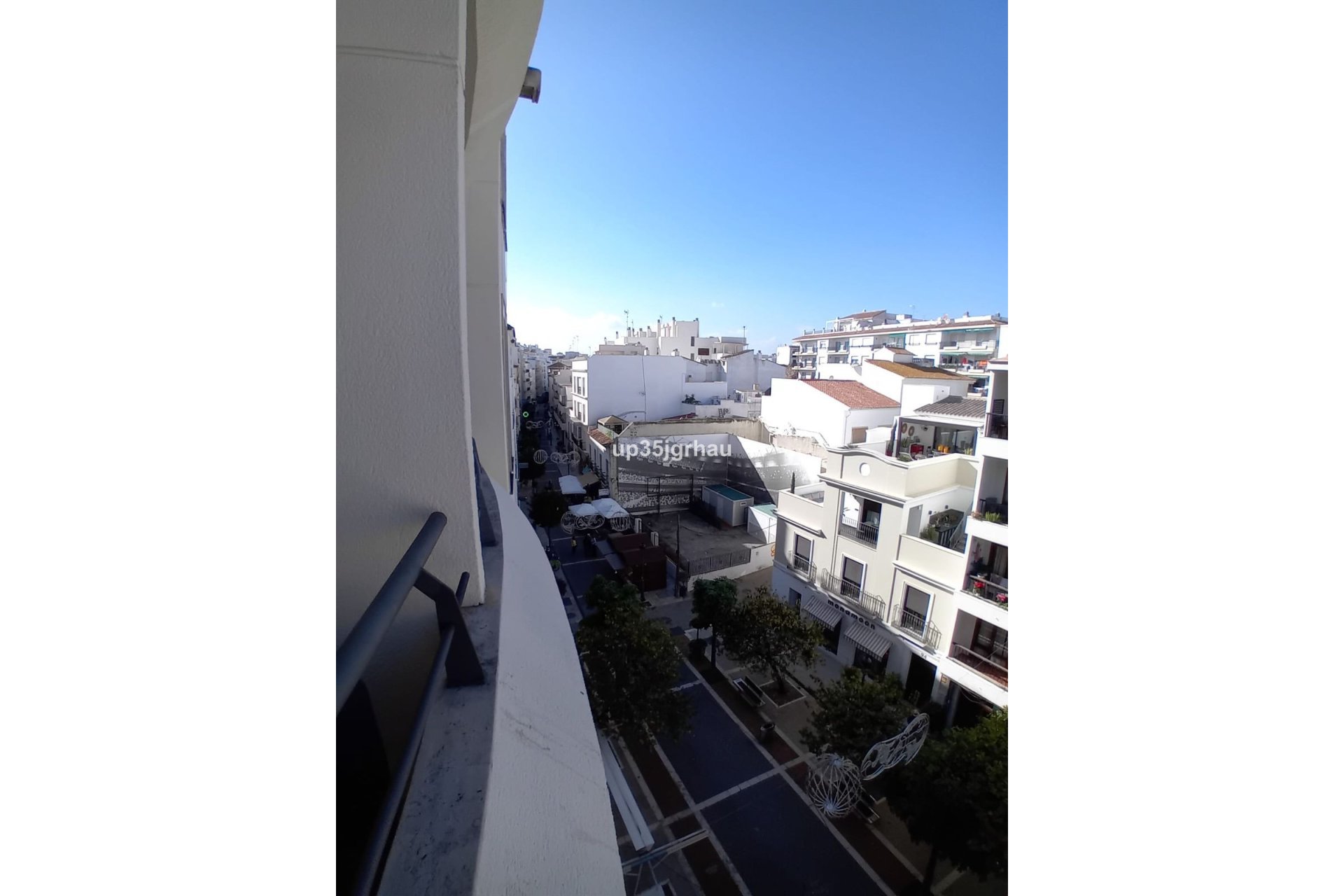 Resale - Apartment - Middle Floor Apartment - Estepona - Estepona Centro