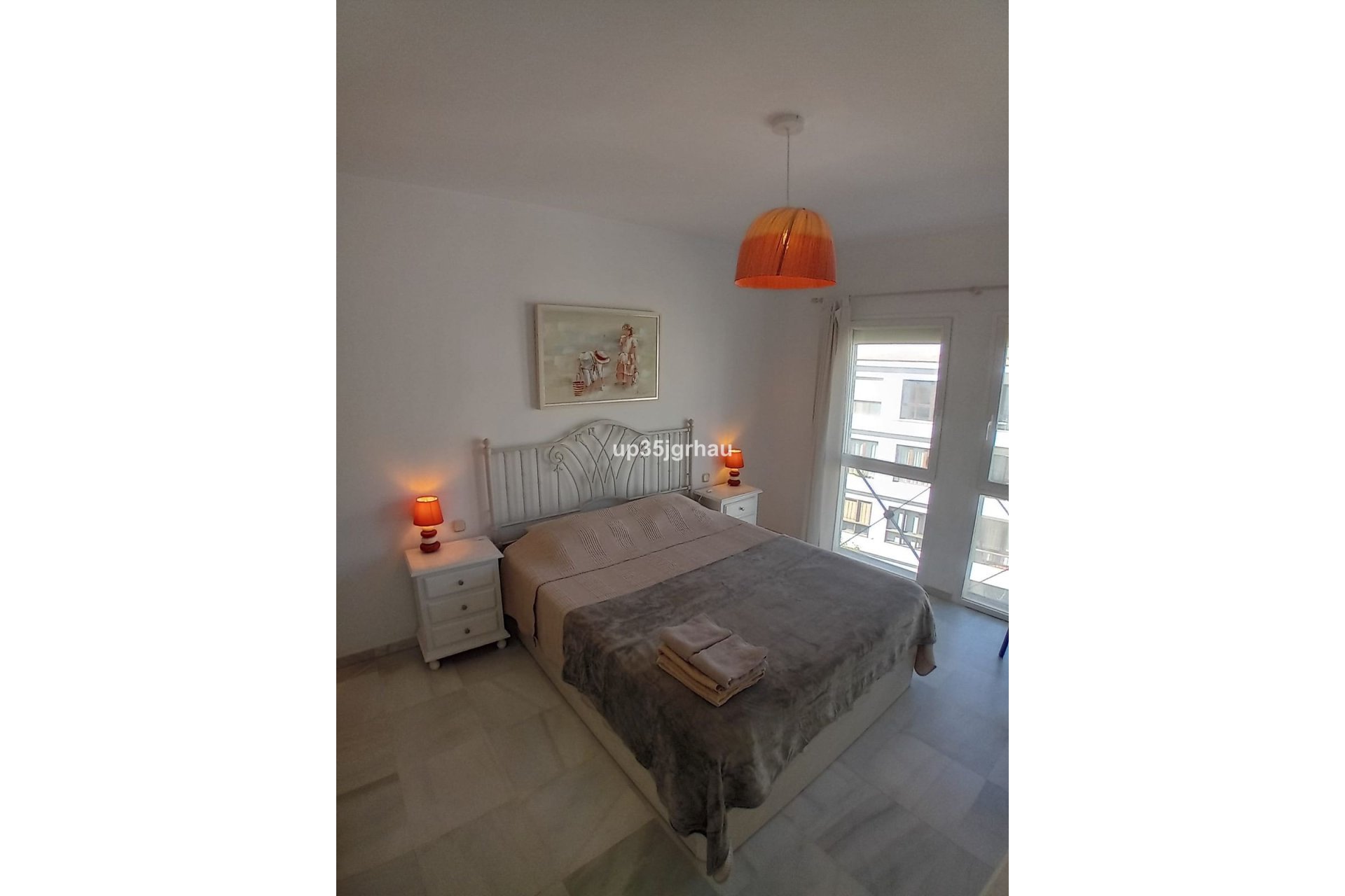 Resale - Apartment - Middle Floor Apartment - Estepona - Estepona Centro