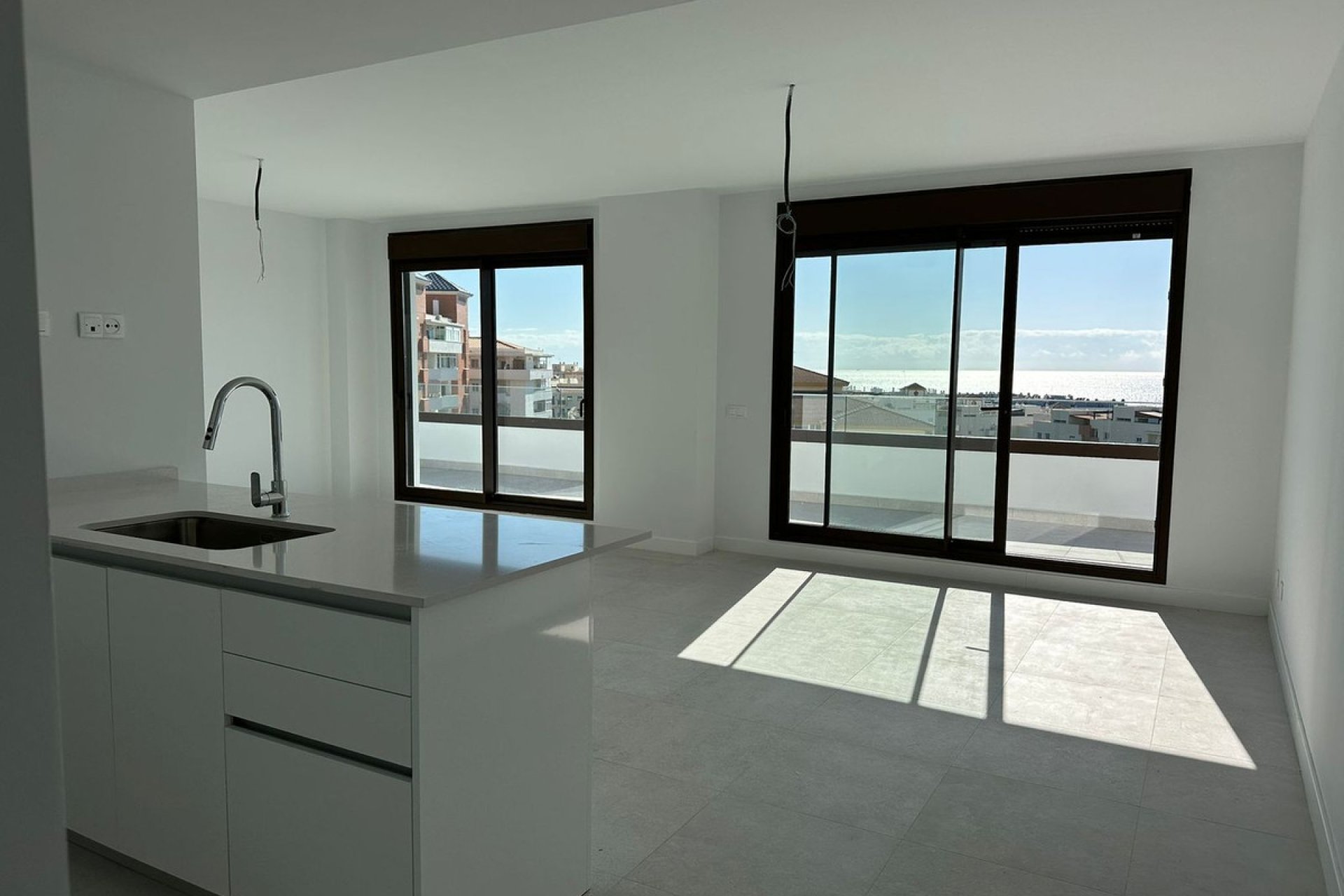 Resale - Apartment - Middle Floor Apartment - Estepona - Estepona Centro