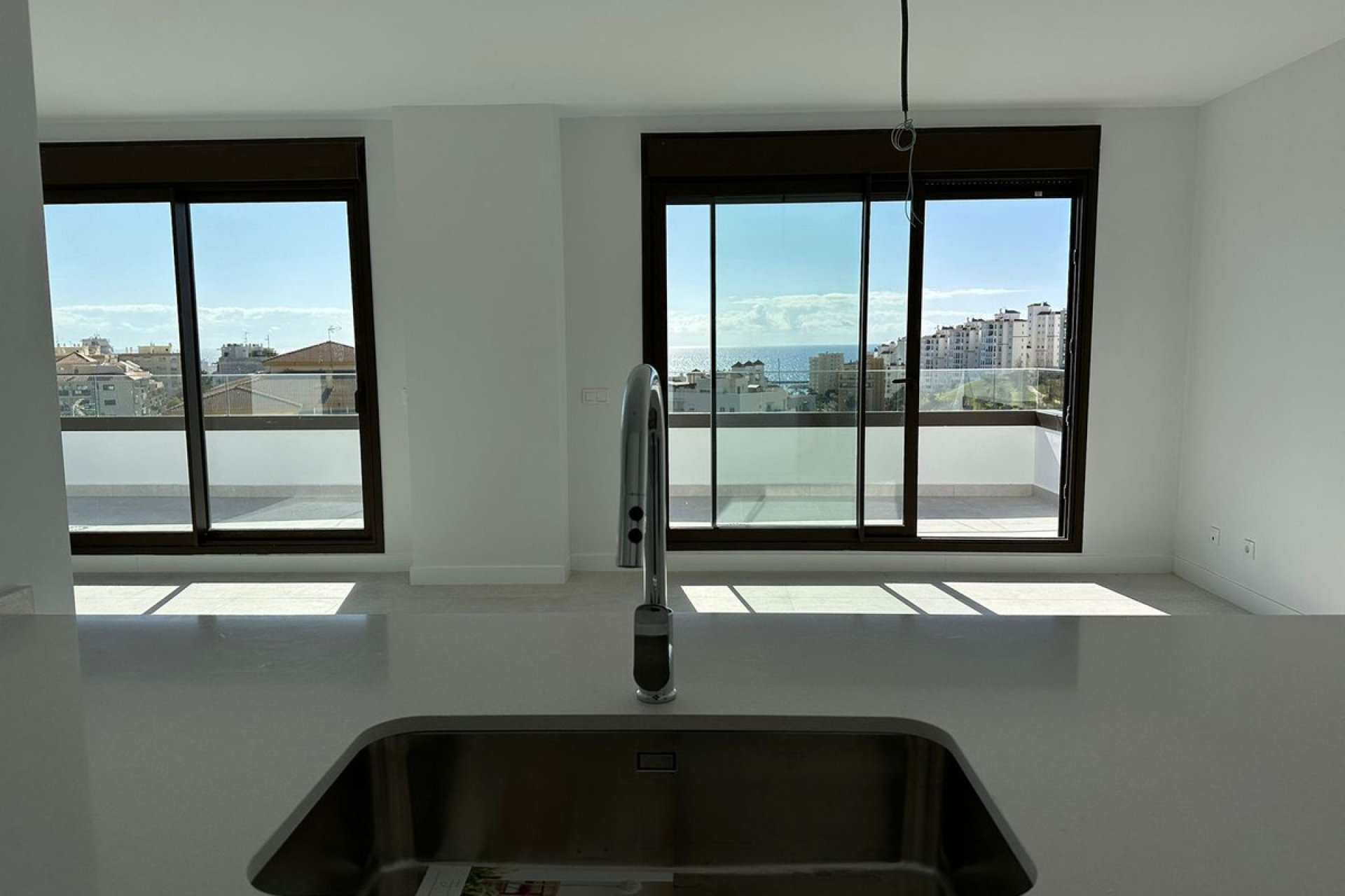 Resale - Apartment - Middle Floor Apartment - Estepona - Estepona Centro