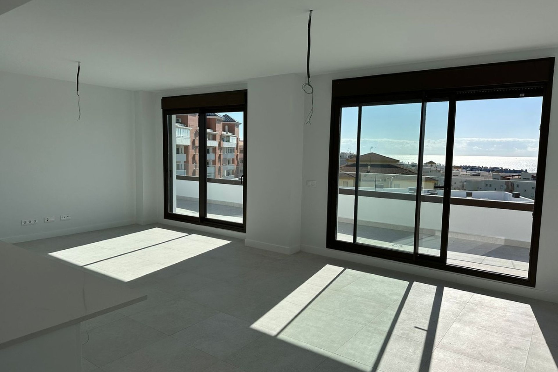 Resale - Apartment - Middle Floor Apartment - Estepona - Estepona Centro