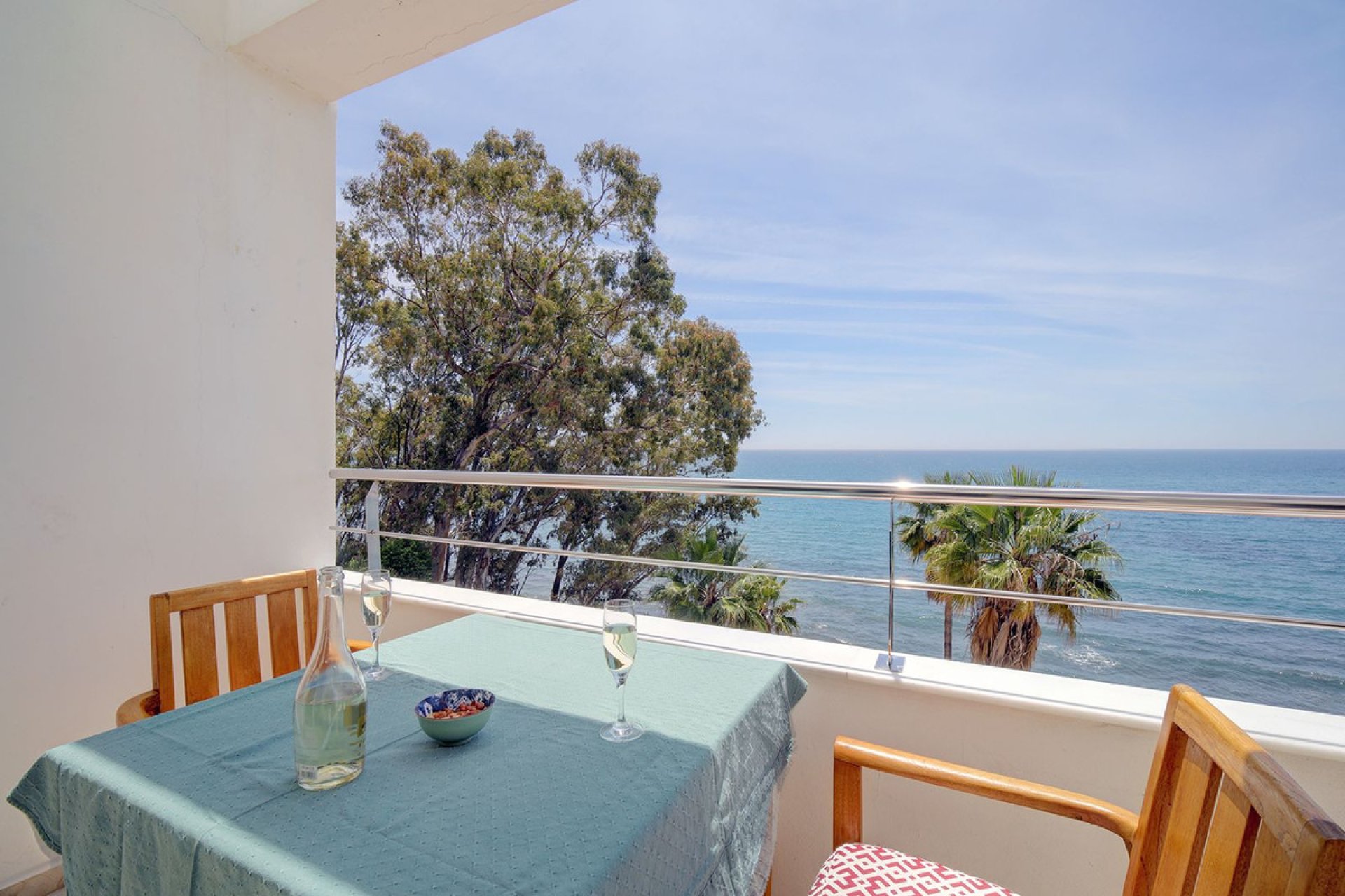 Resale - Apartment - Middle Floor Apartment - Estepona - Estepona Centro