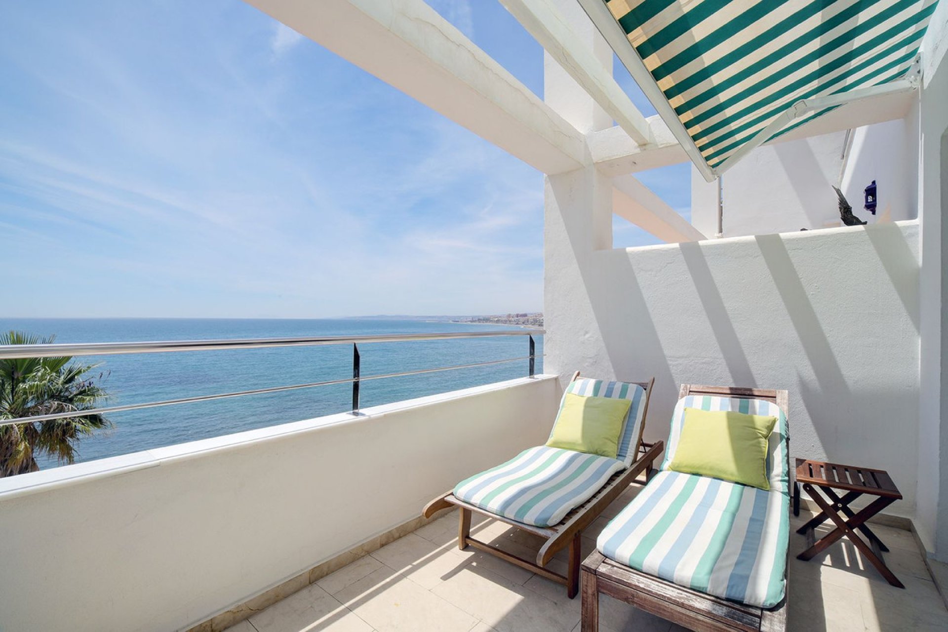 Resale - Apartment - Middle Floor Apartment - Estepona - Estepona Centro